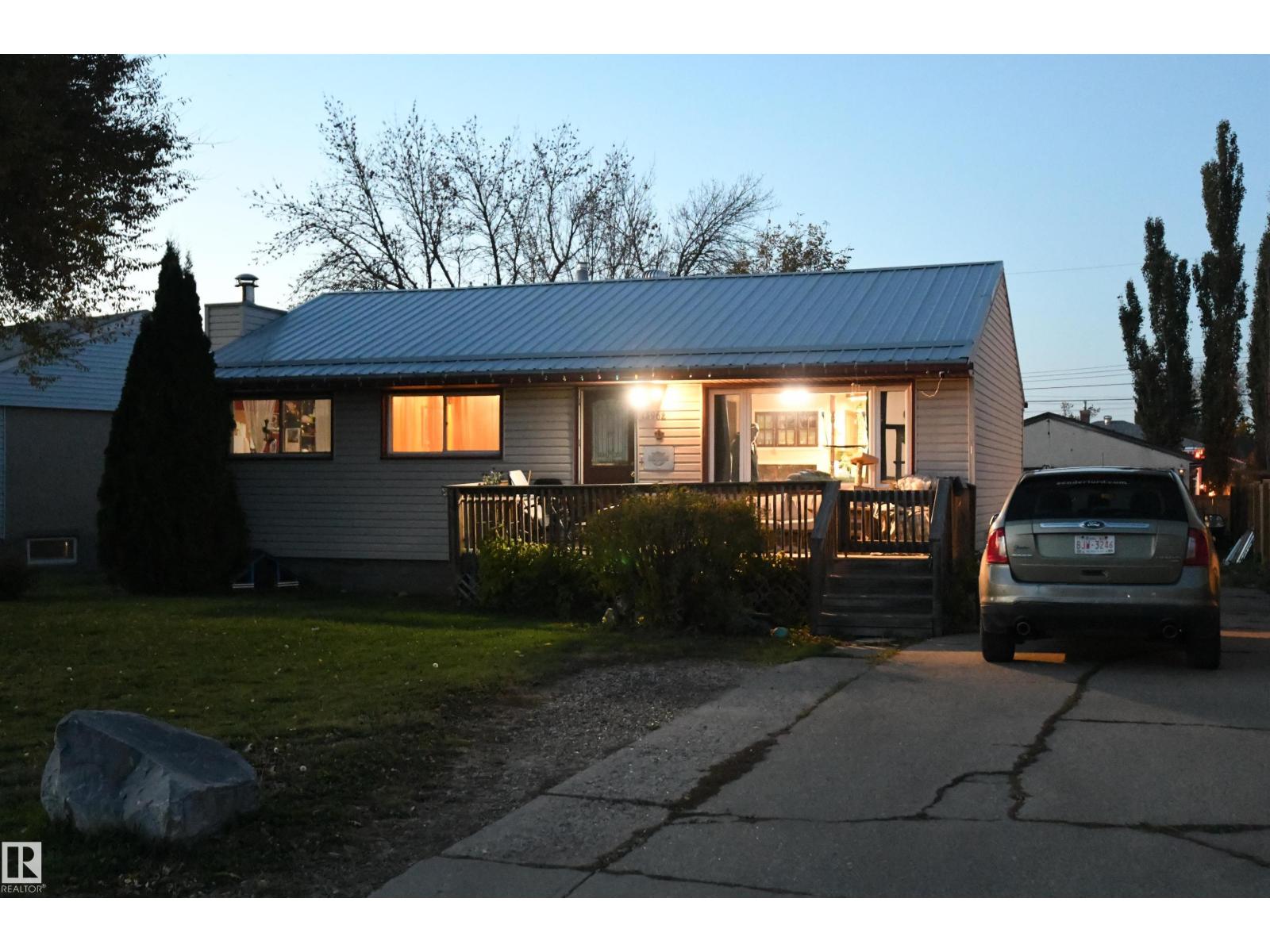 15962 106 Av Nw Property Photo 2
