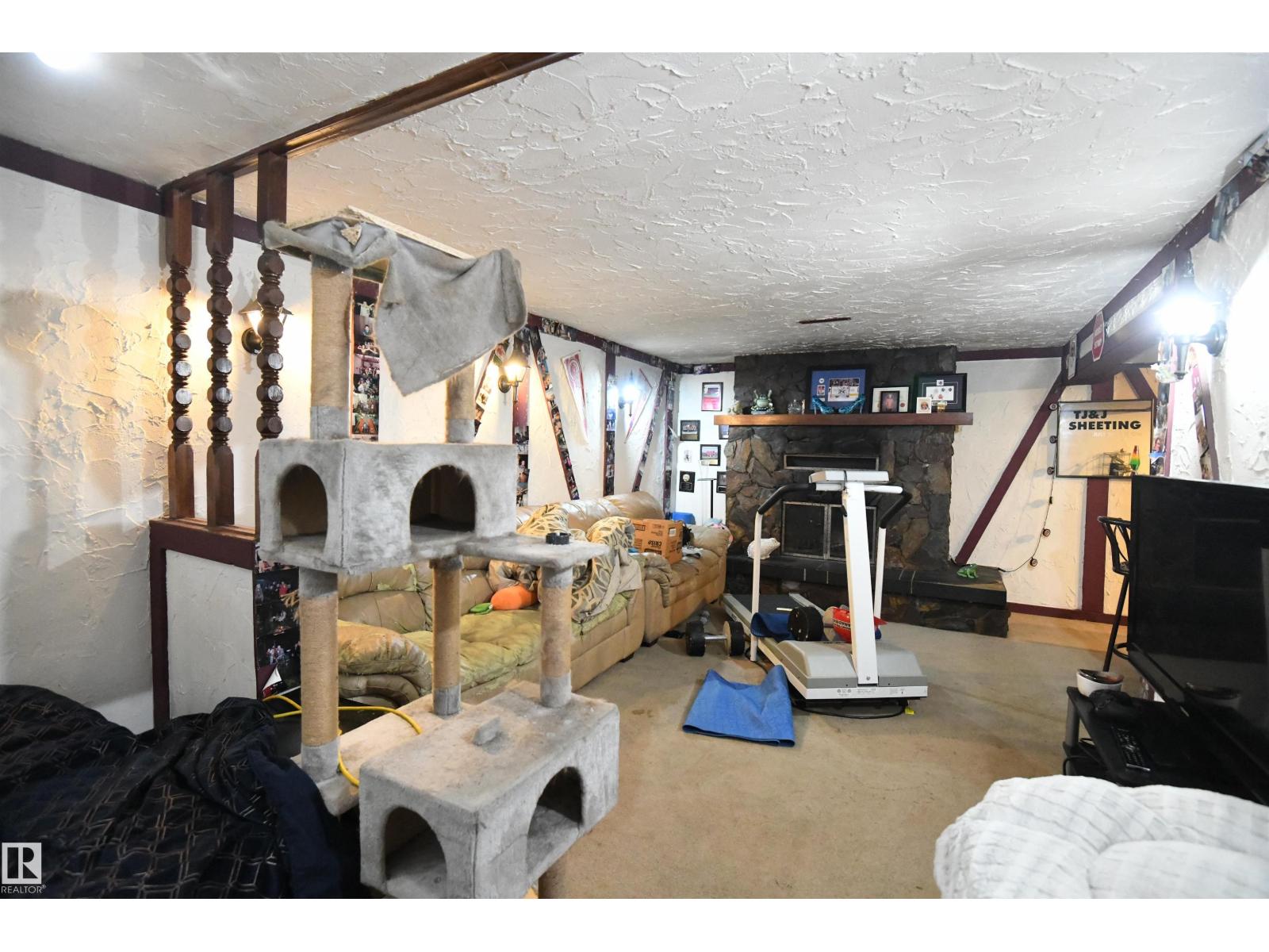 15962 106 Av Nw Property Photo 15