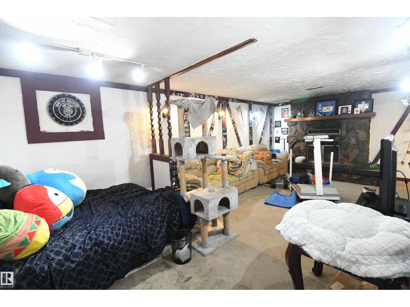 15962 106 Av Nw Property Photo 16