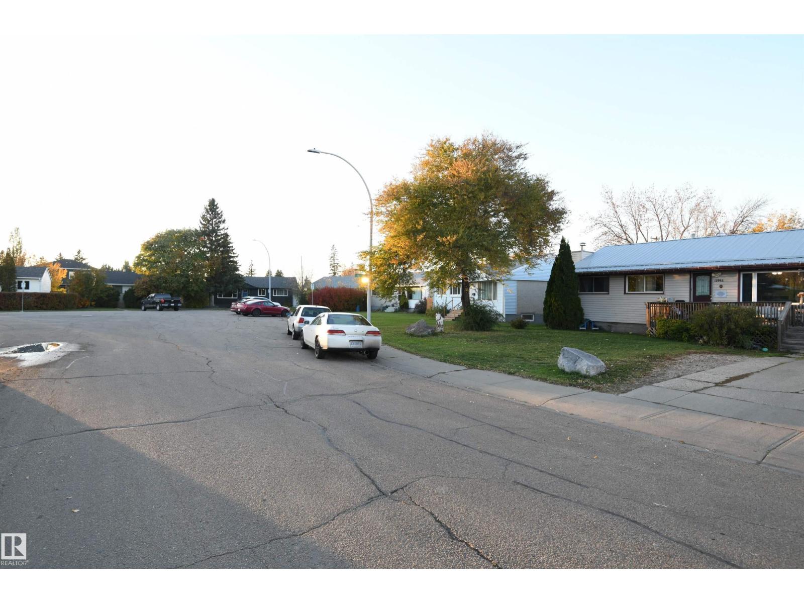 15962 106 Av Nw Property Photo 22