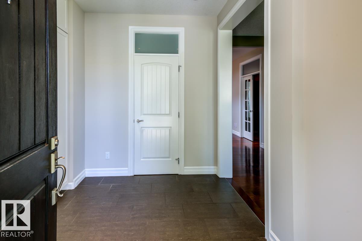 8935 84 Av Nw Property Photo 4