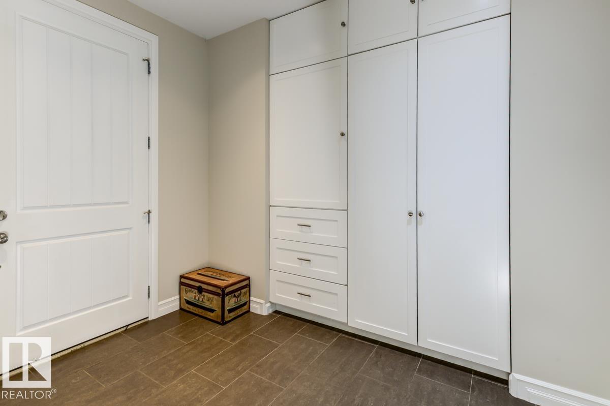 8935 84 Av Nw Property Photo 5