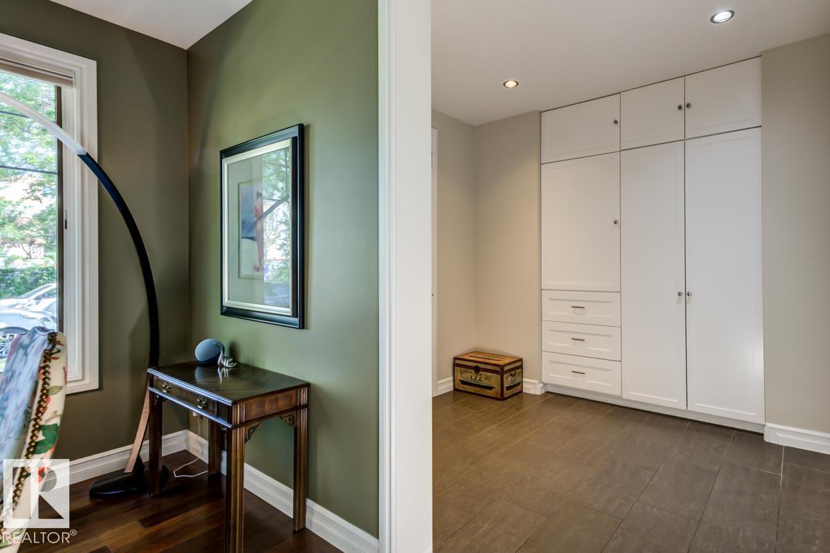 8935 84 Av Nw Property Photo 6