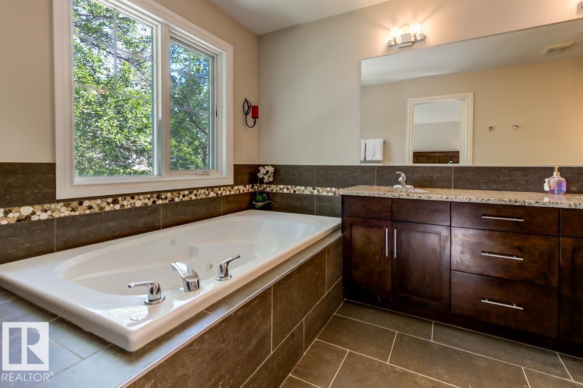 8935 84 Av Nw Property Photo 40