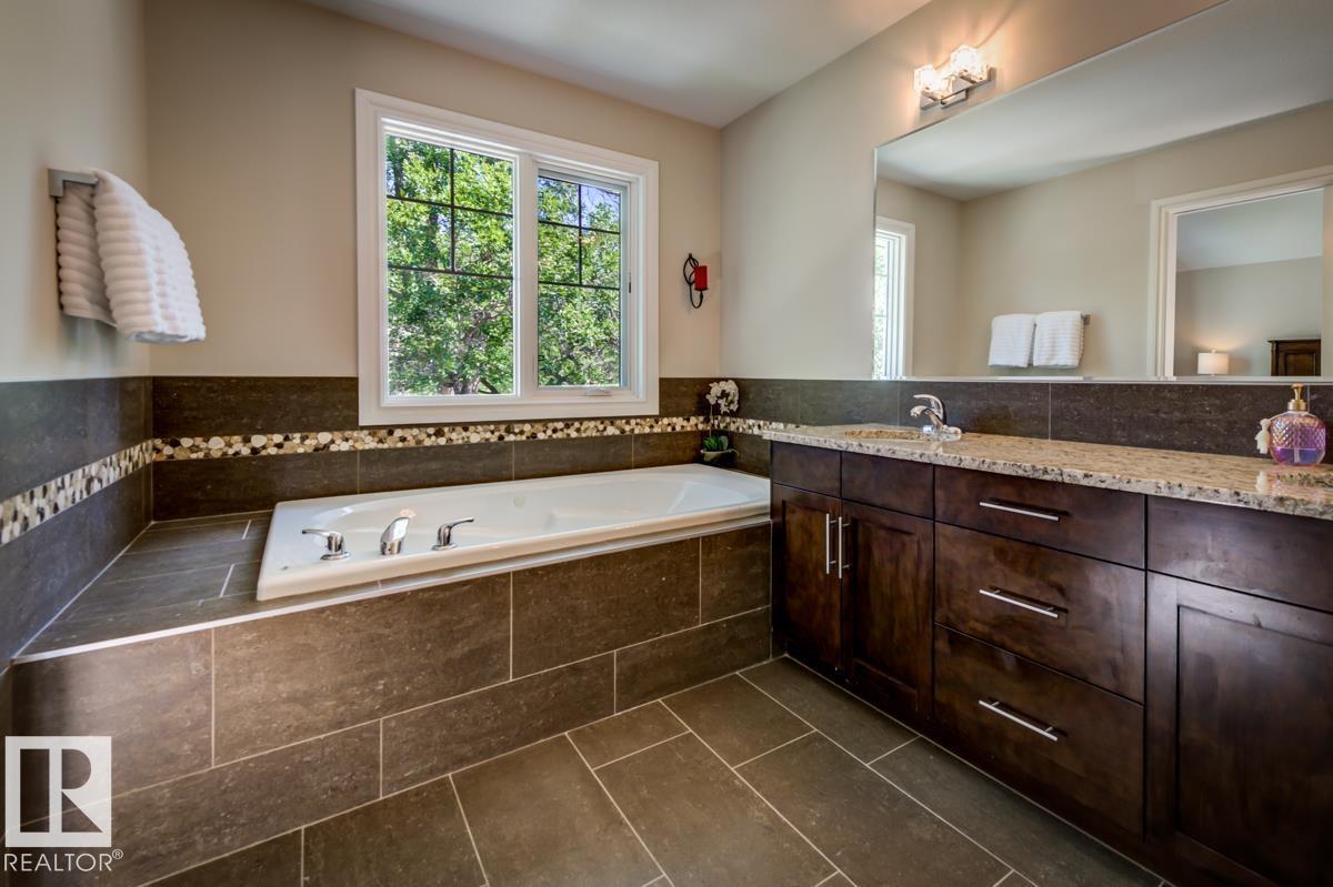 8935 84 Av Nw Property Photo 43