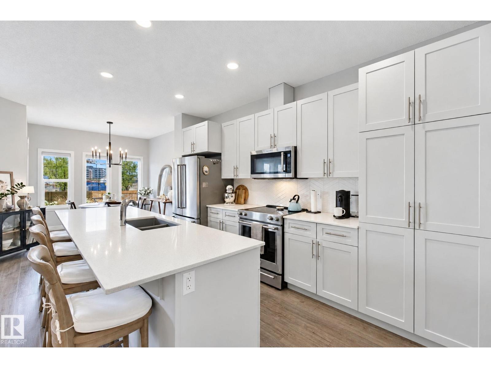 818 Cavanagh He Sw Property Photo 3
