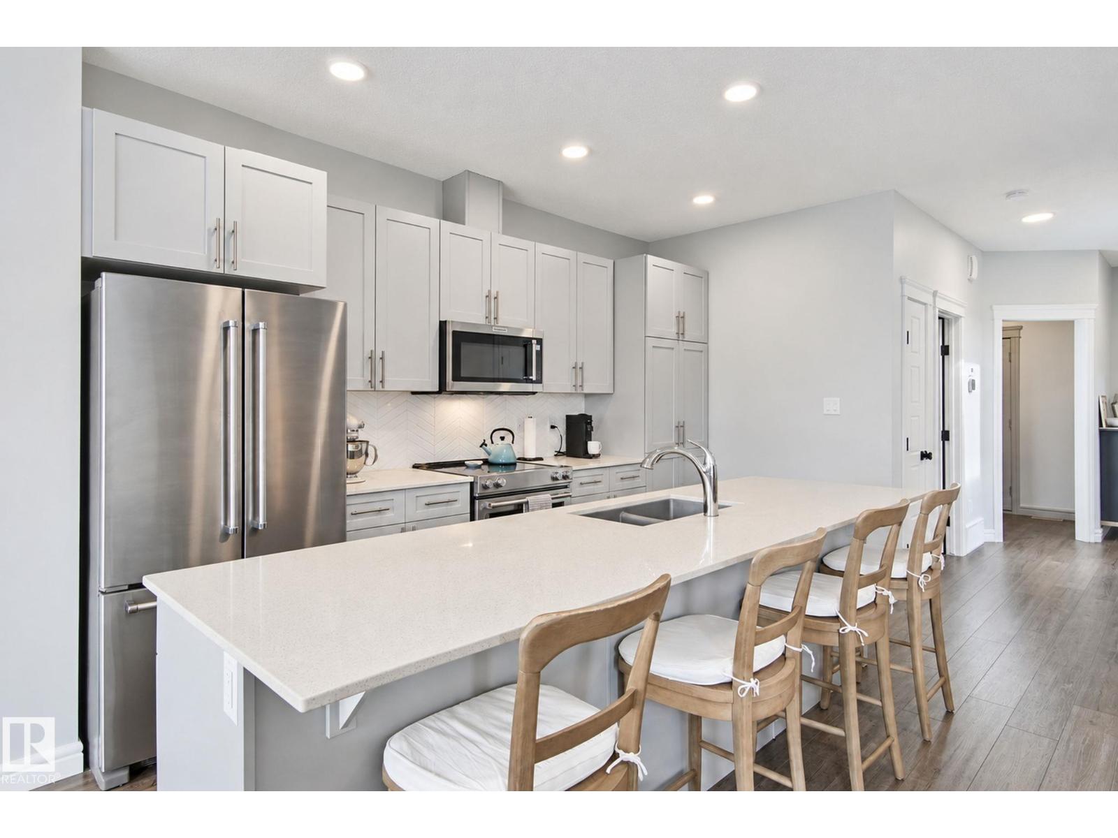 818 Cavanagh He Sw Property Photo 5
