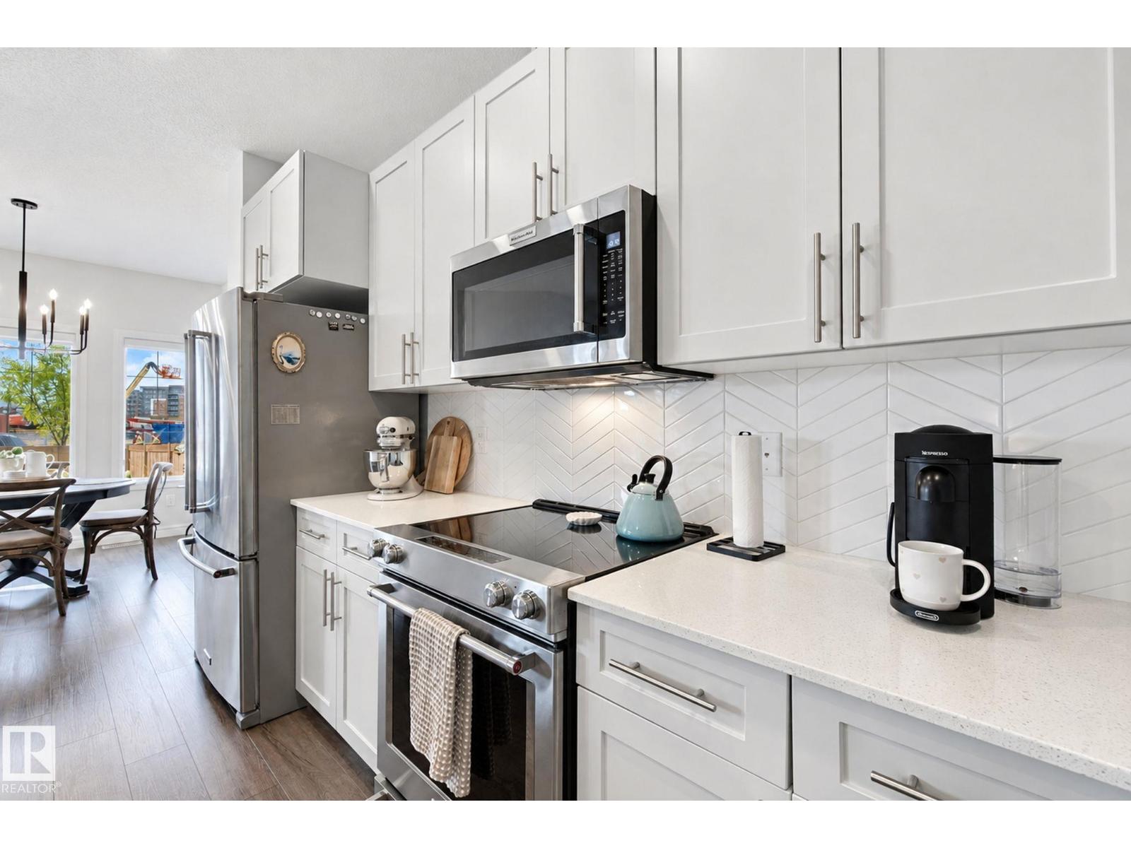 818 Cavanagh He Sw Property Photo 6