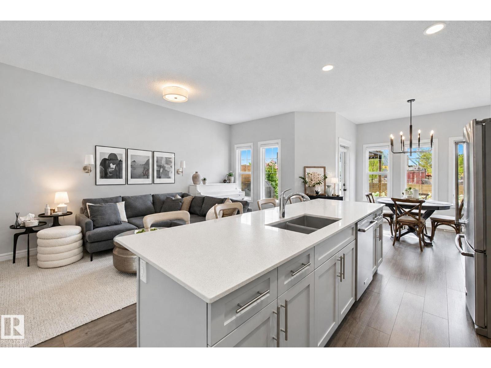 818 Cavanagh He Sw Property Photo 7