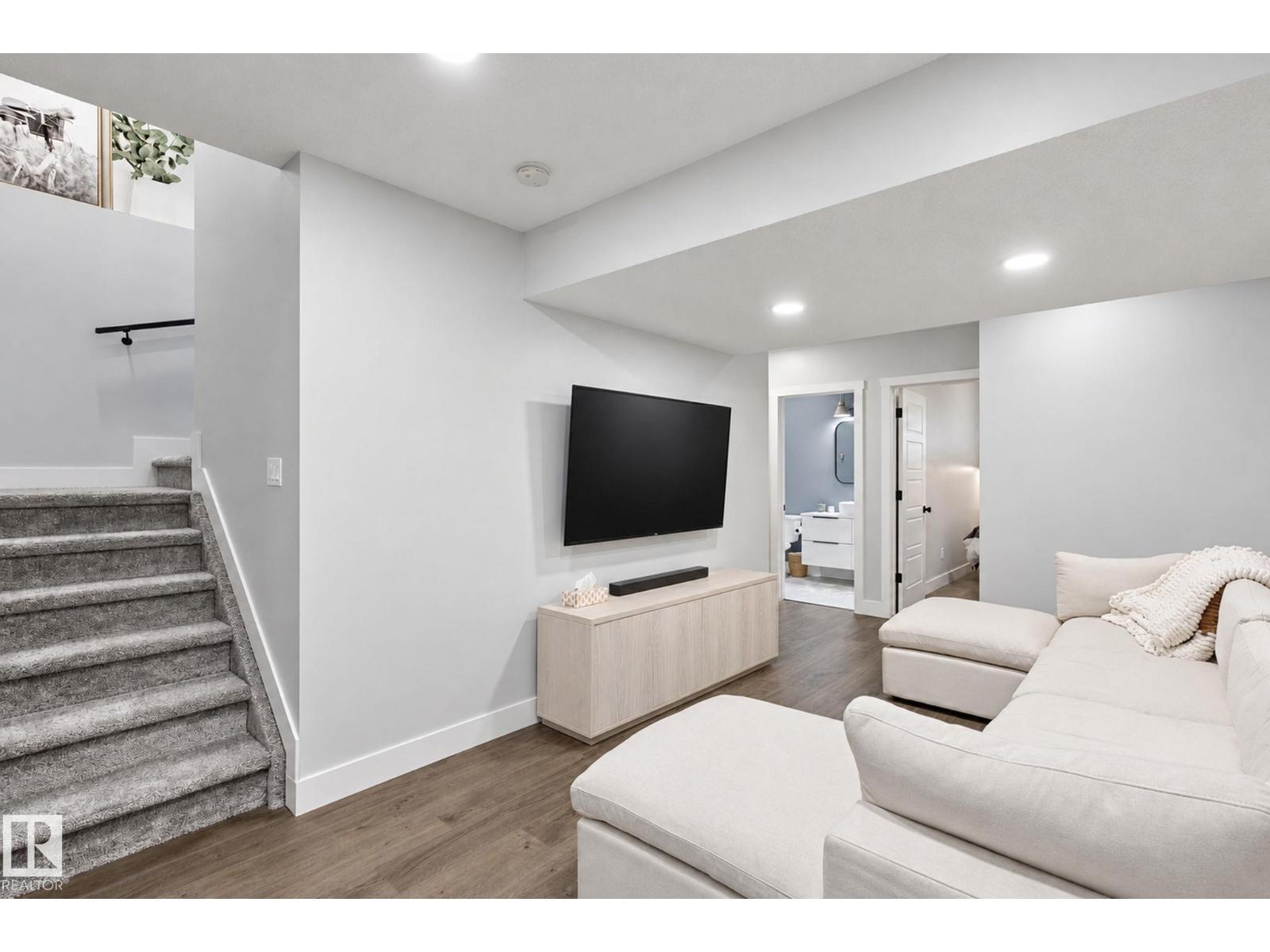 818 Cavanagh He Sw Property Photo 23