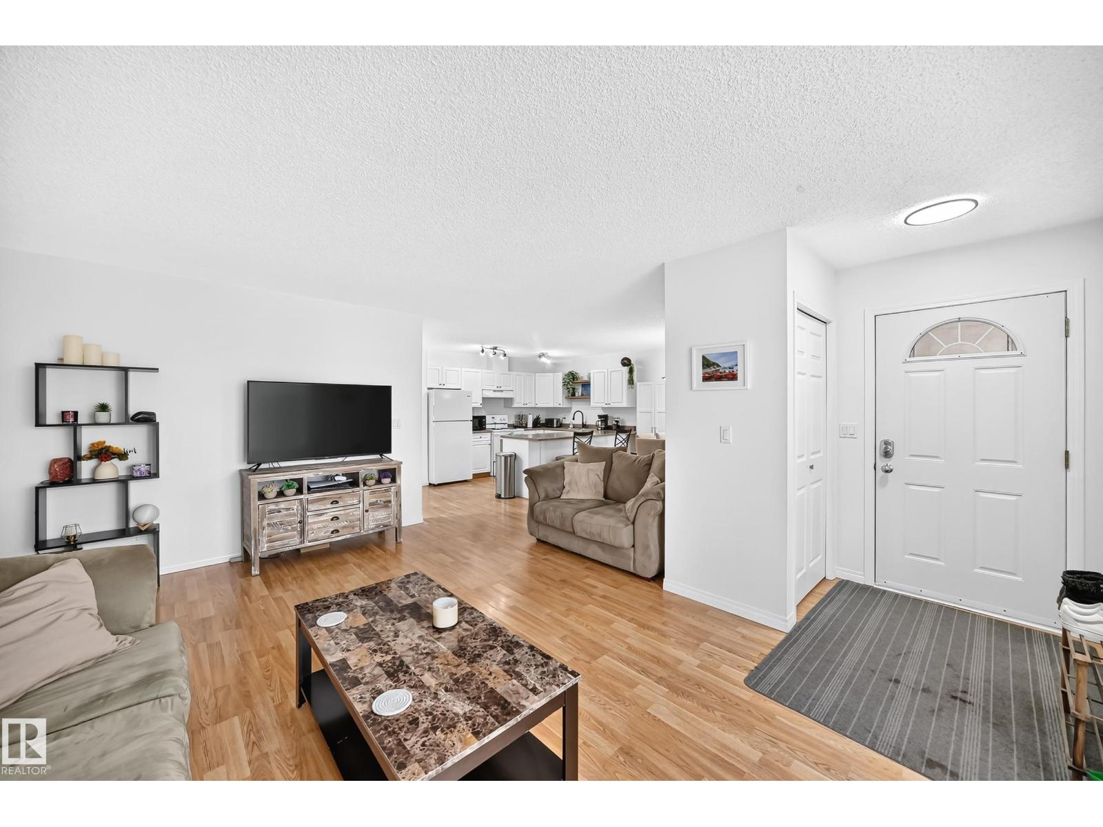 10015b 97 Av Property Photo 4