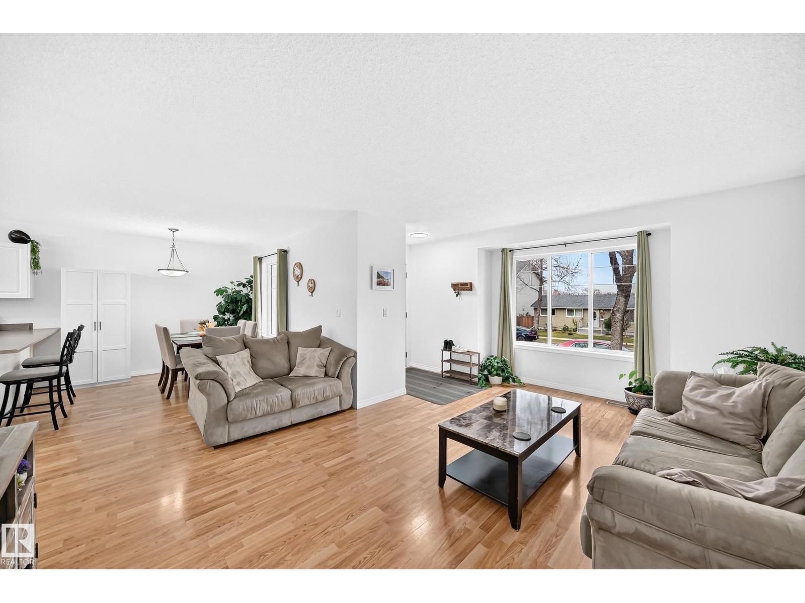 10015b 97 Av Property Photo 6