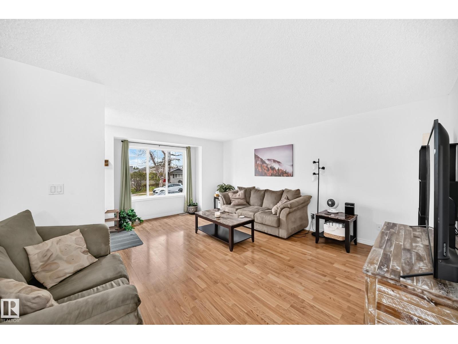 10015b 97 Av Property Photo 7