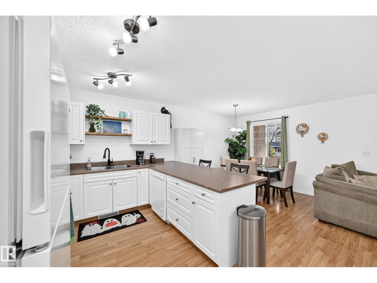 10015b 97 Av Property Photo 11