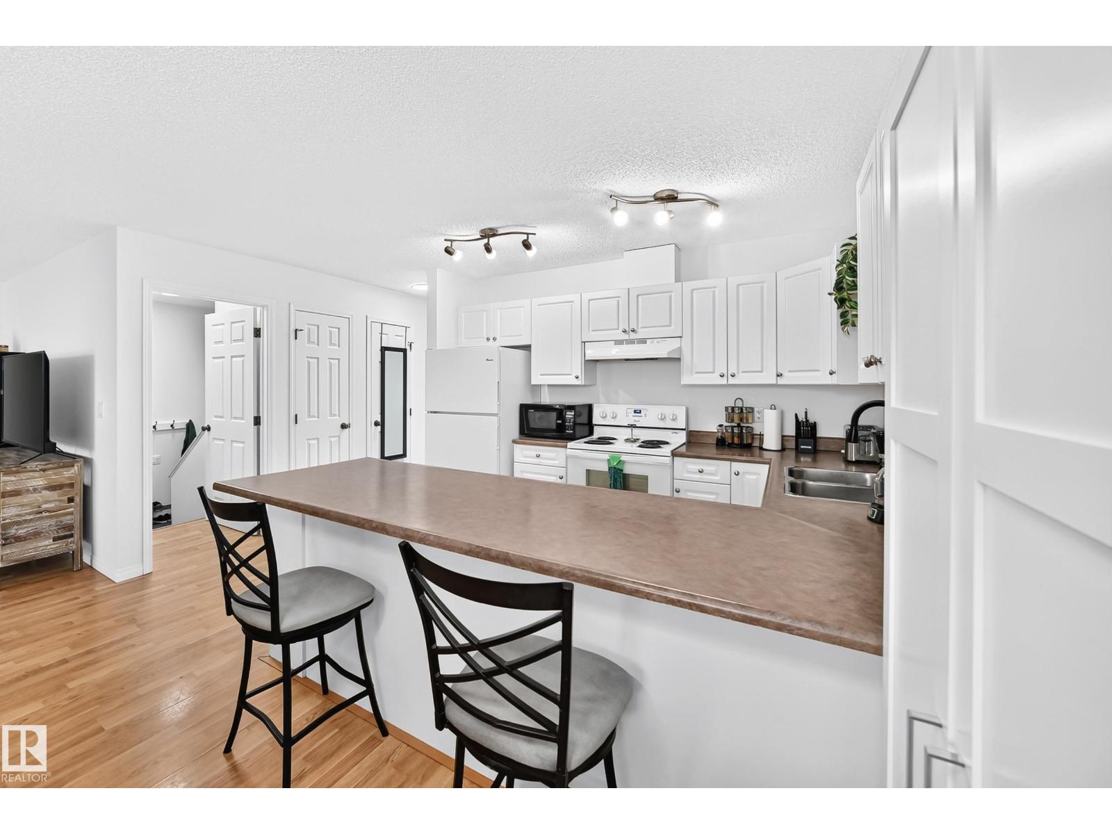10015b 97 Av Property Photo 13