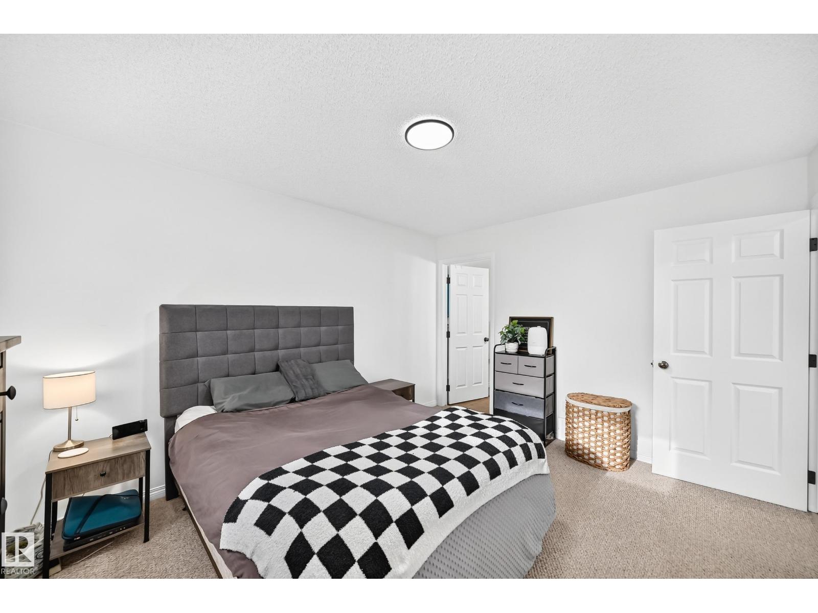 10015b 97 Av Property Photo 15