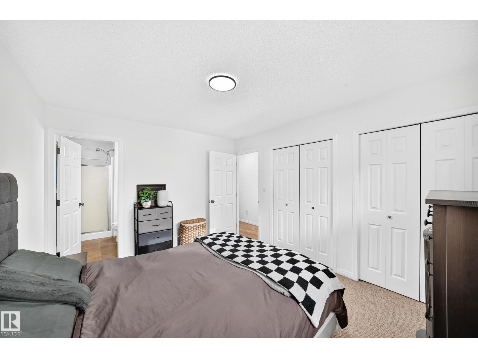 10015b 97 Av Property Photo 16