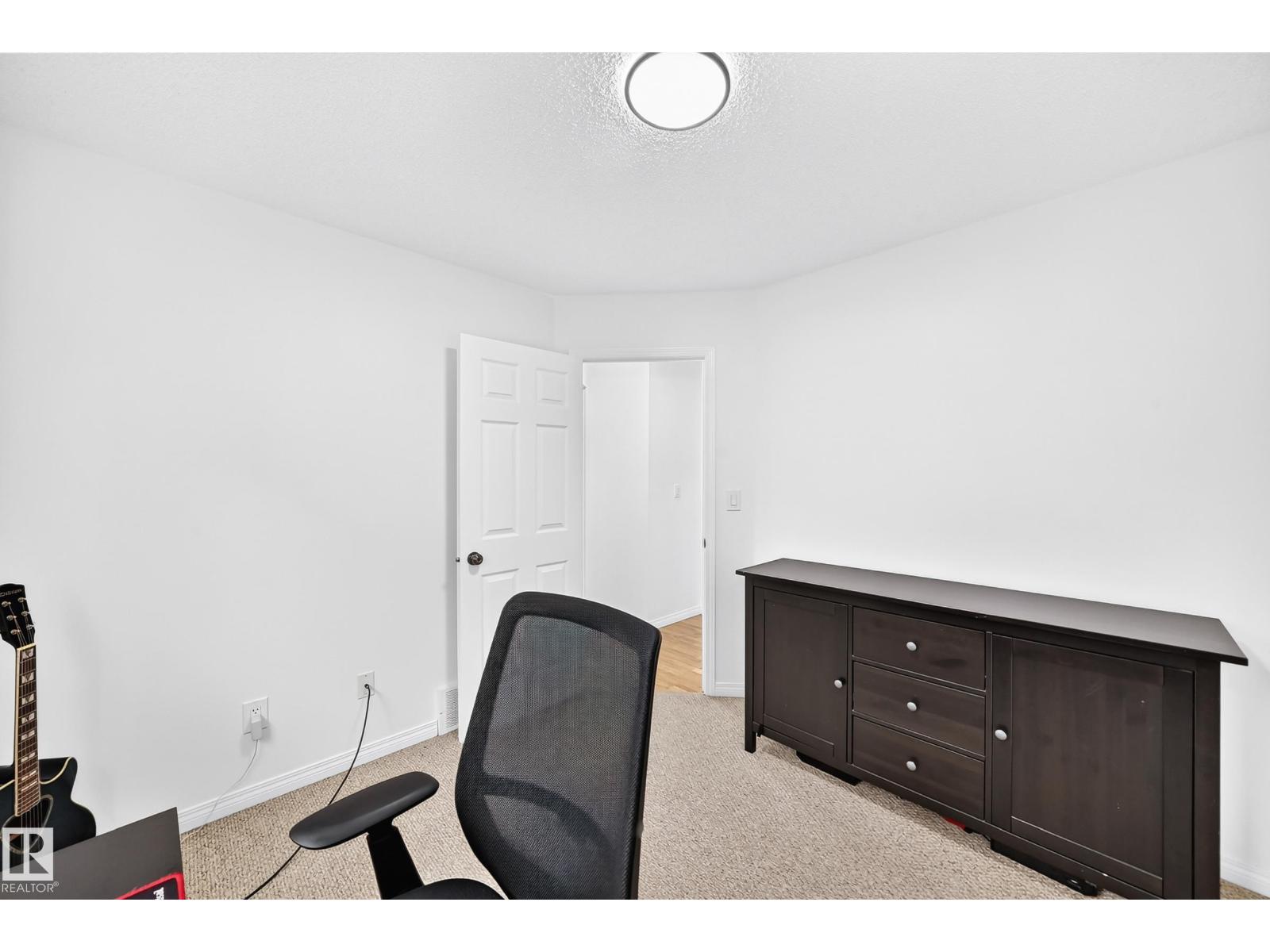 10015b 97 Av Property Photo 21
