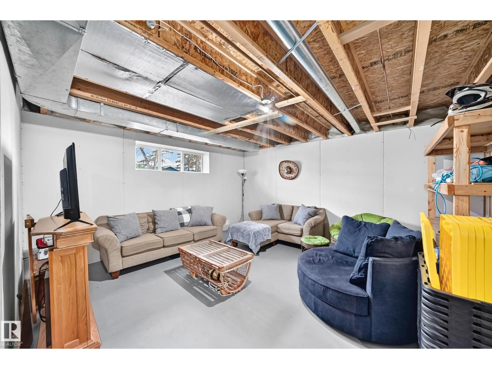 10015b 97 Av Property Photo 25