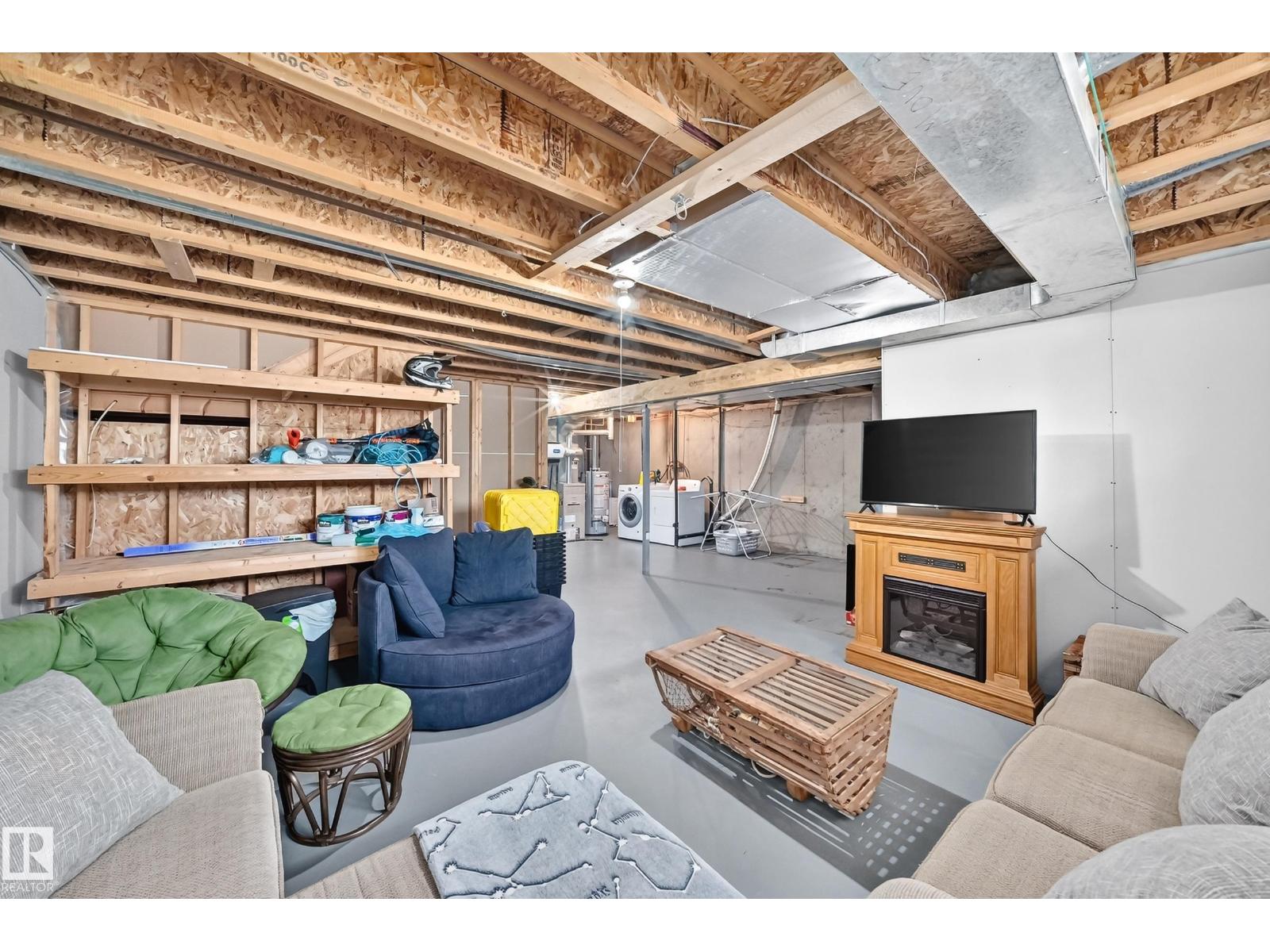 10015b 97 Av Property Photo 26