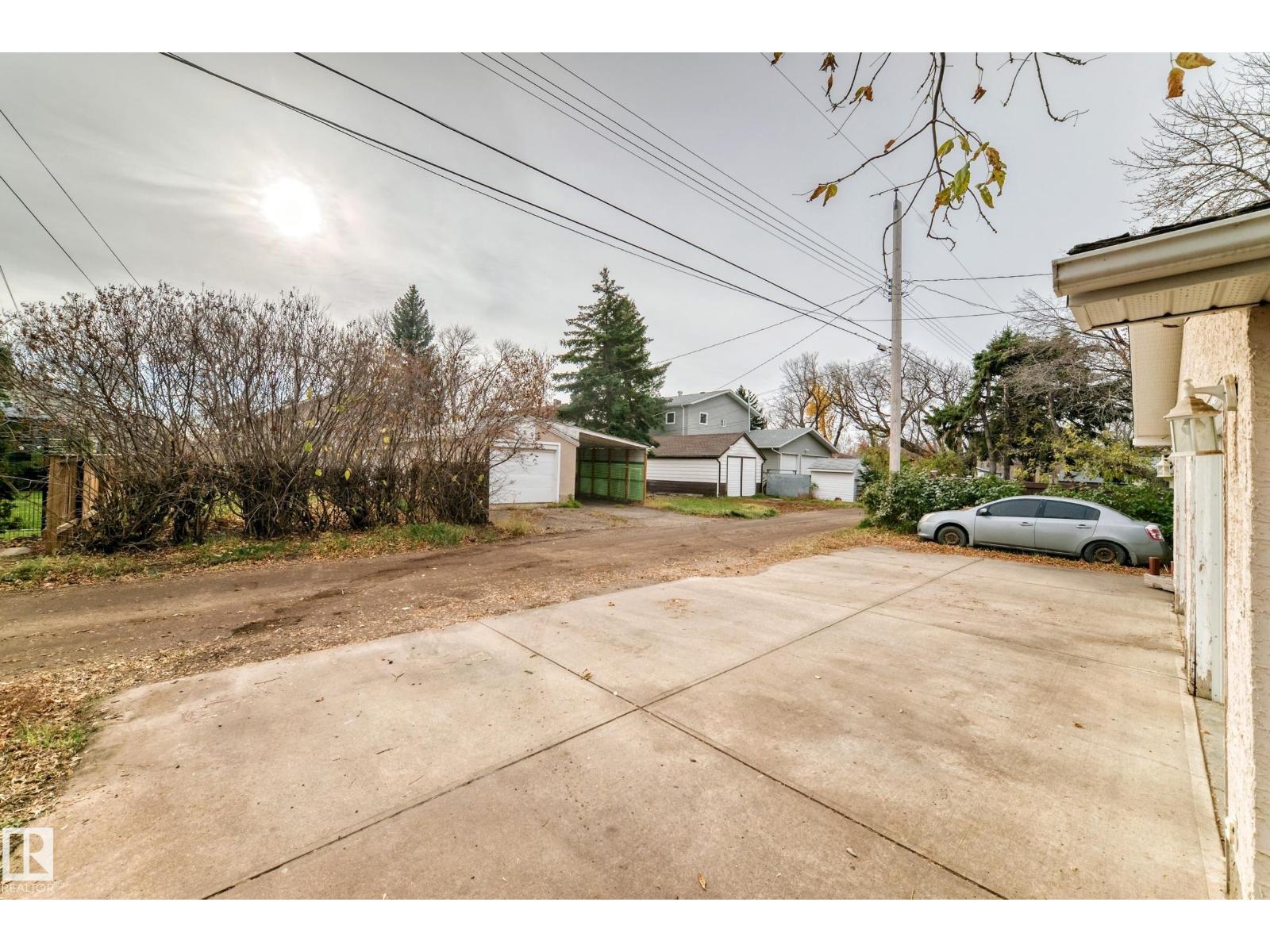 10015b 97 Av Property Photo 35