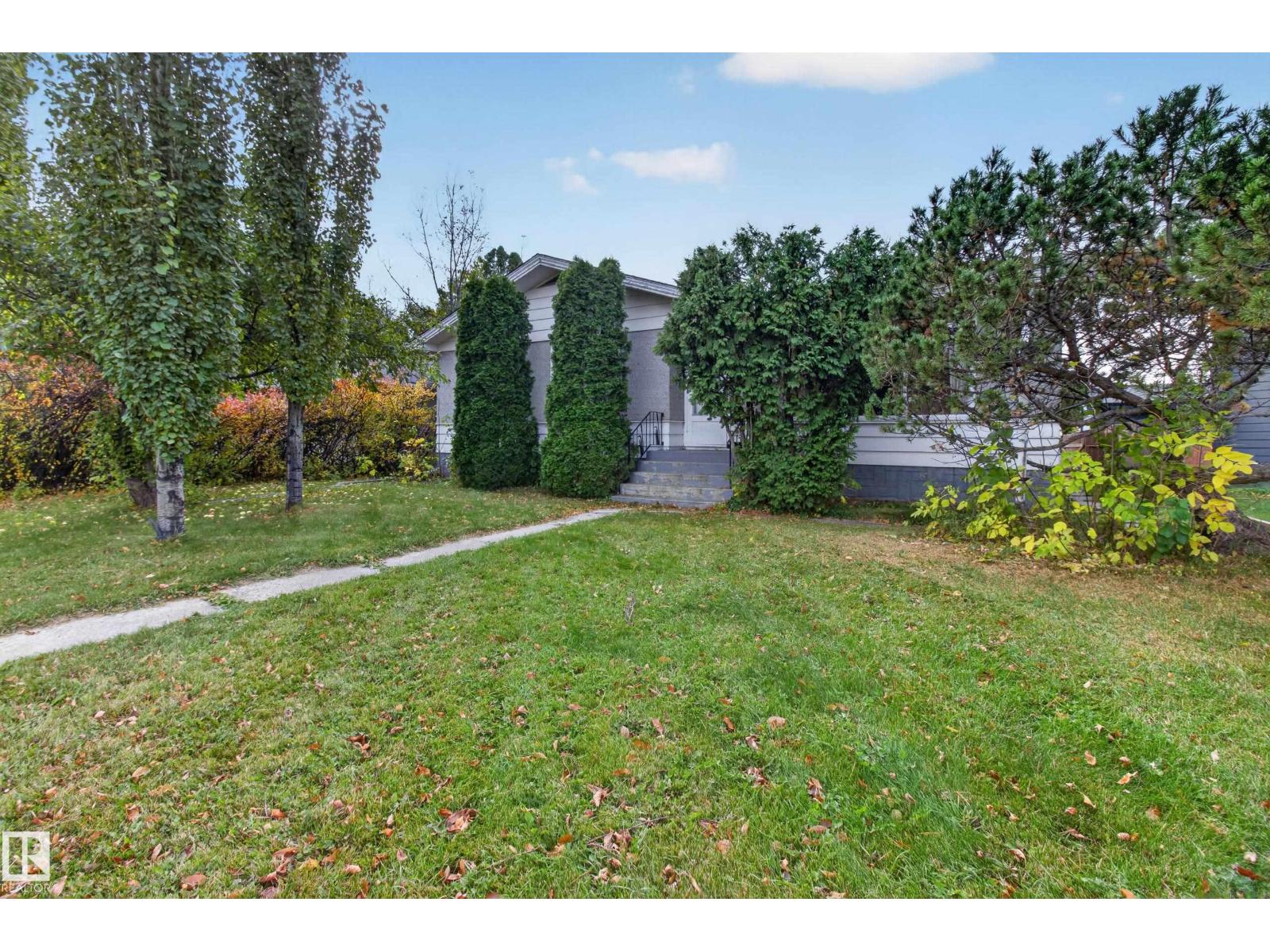 6321 104 Av Nw Property Photo 2