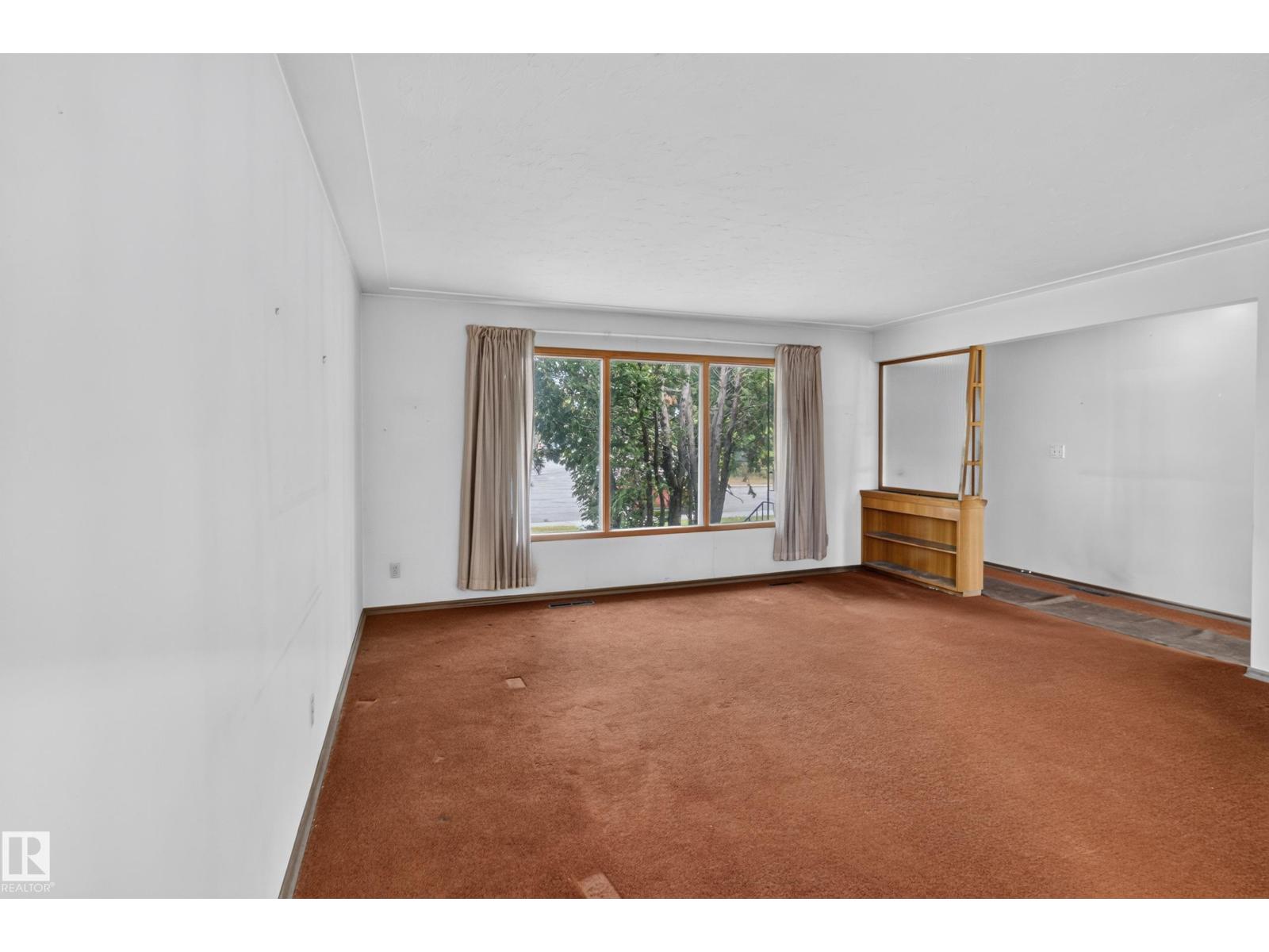6321 104 Av Nw Property Photo 6