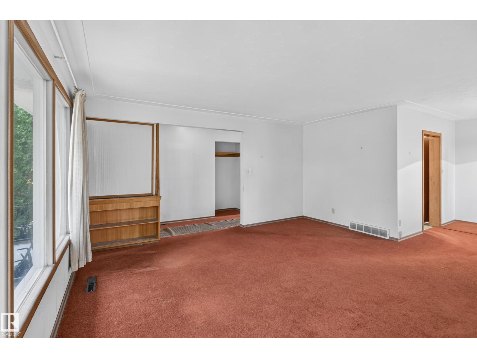 6321 104 Av Nw Property Photo 7