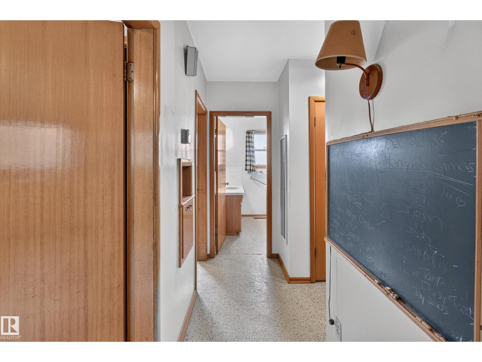 6321 104 Av Nw Property Photo 16