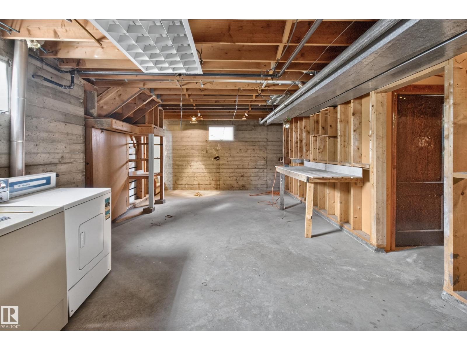 6321 104 Av Nw Property Photo 32