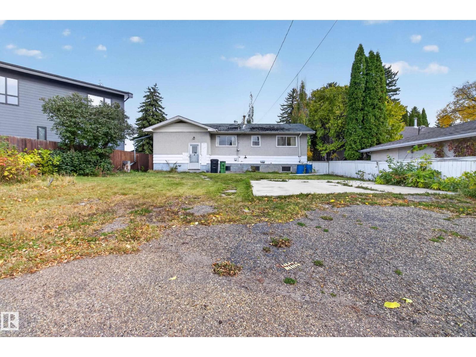 6321 104 Av Nw Property Photo 35