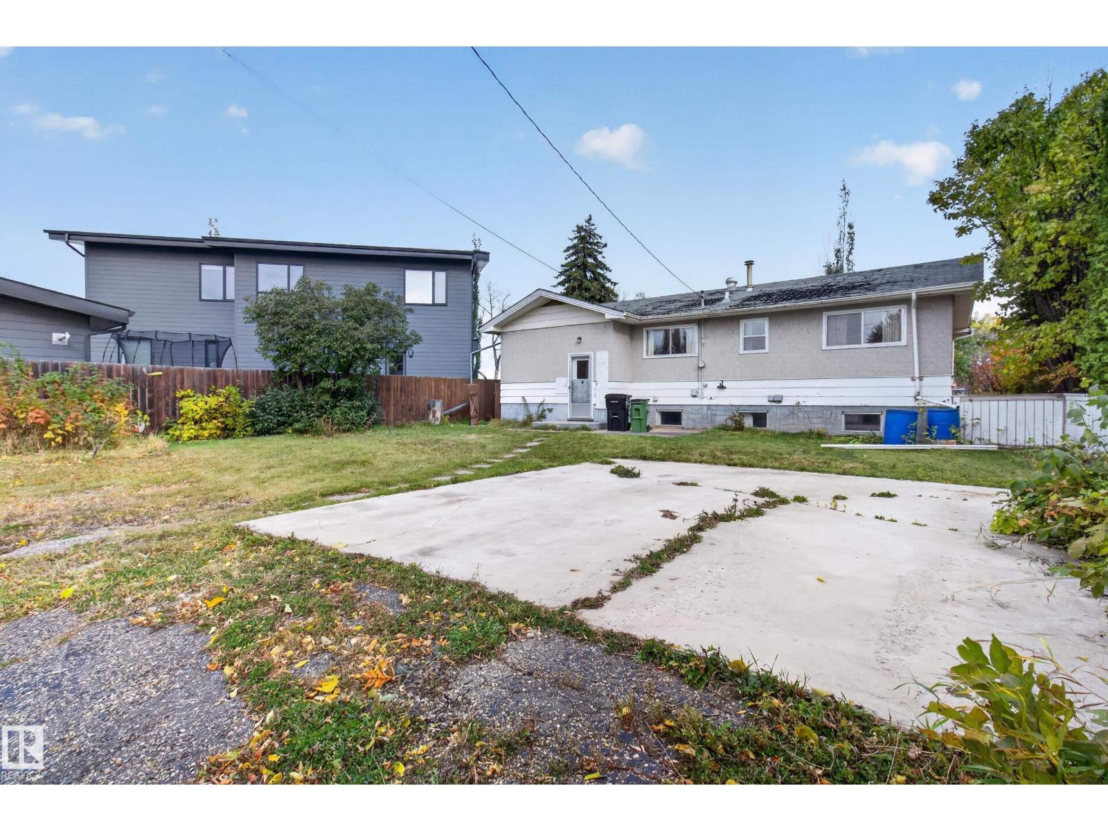 6321 104 Av Nw Property Photo 37