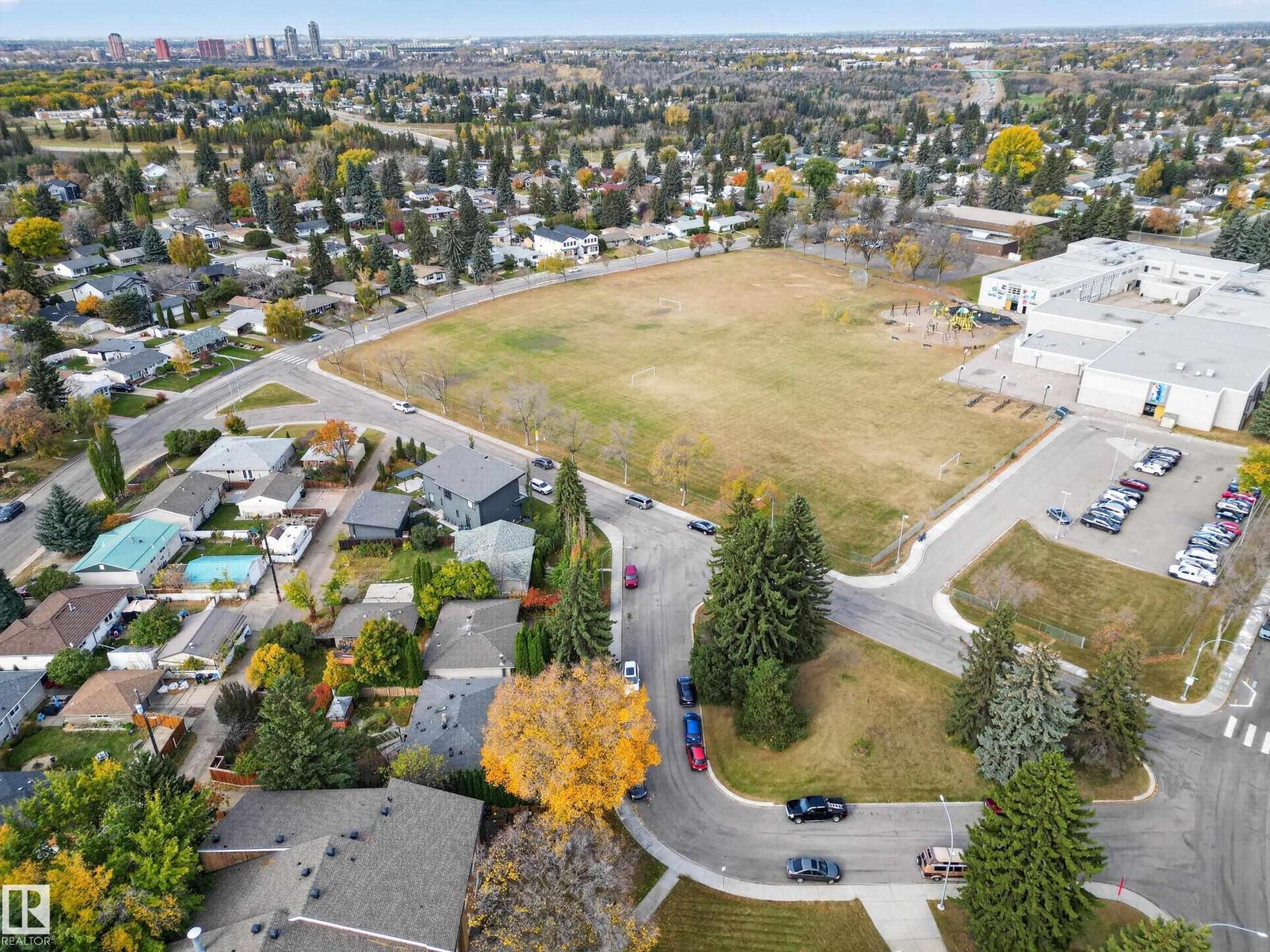 6321 104 Av Nw Property Photo 44