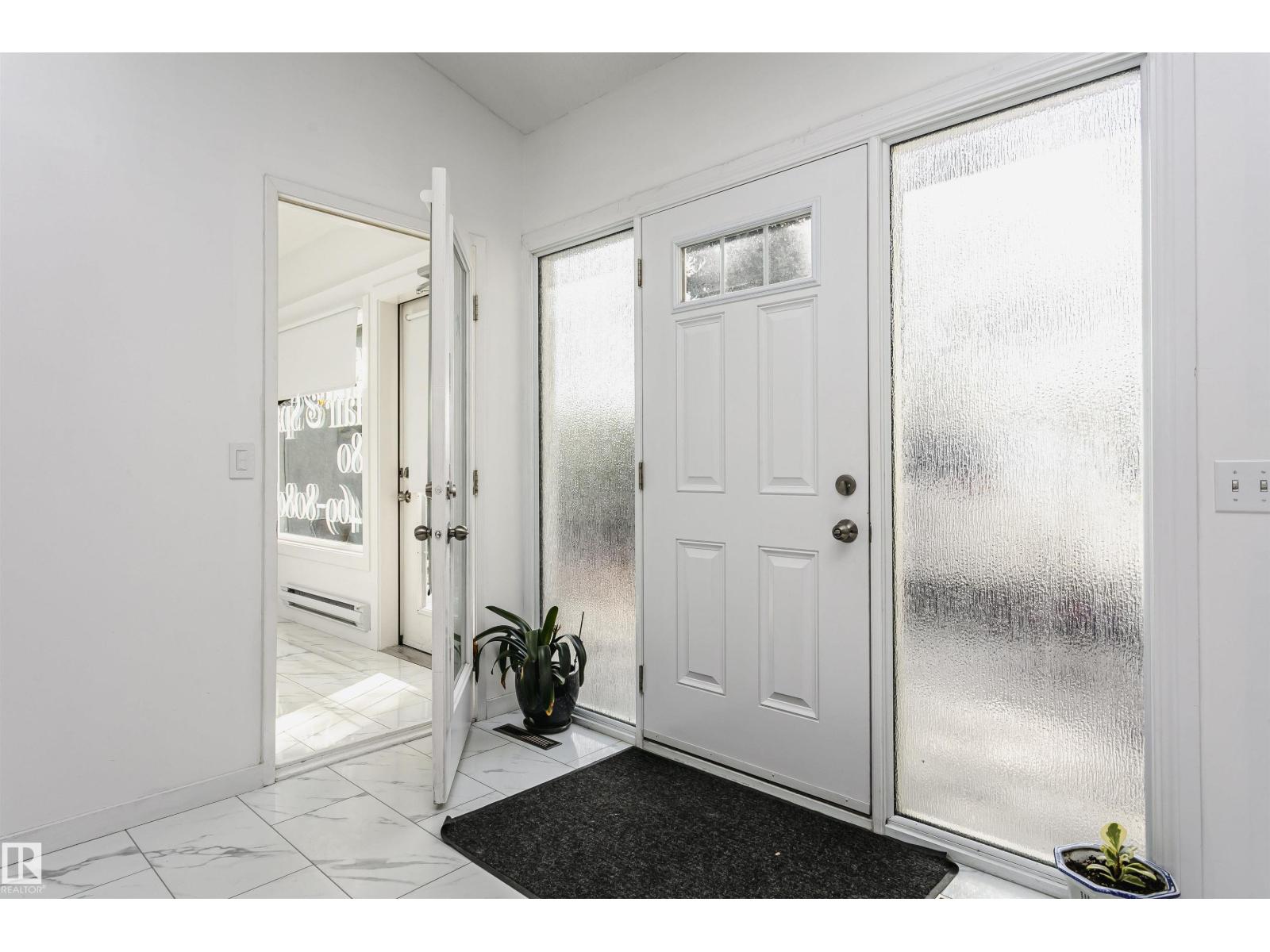 7204 92b Av Nw Property Photo 5