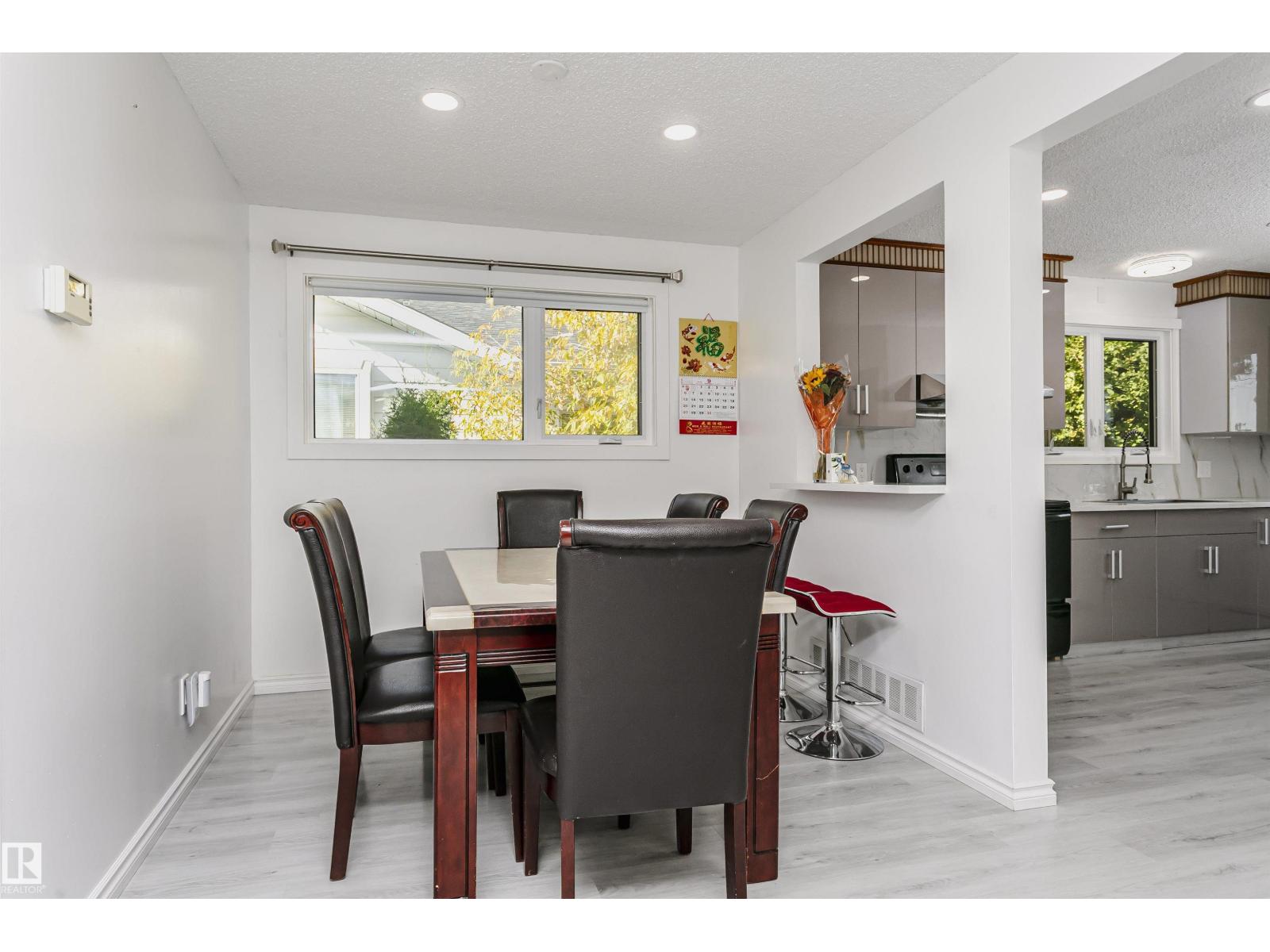 7204 92b Av Nw Property Photo 17