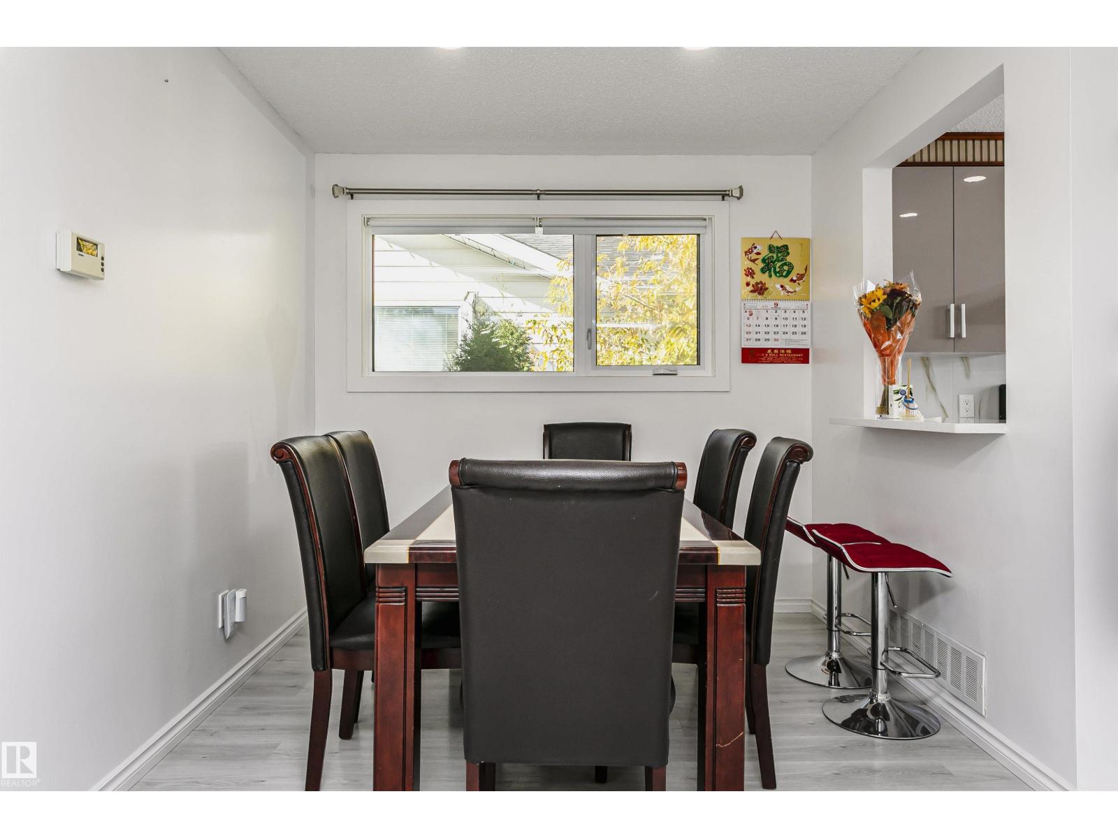 7204 92b Av Nw Property Photo 20