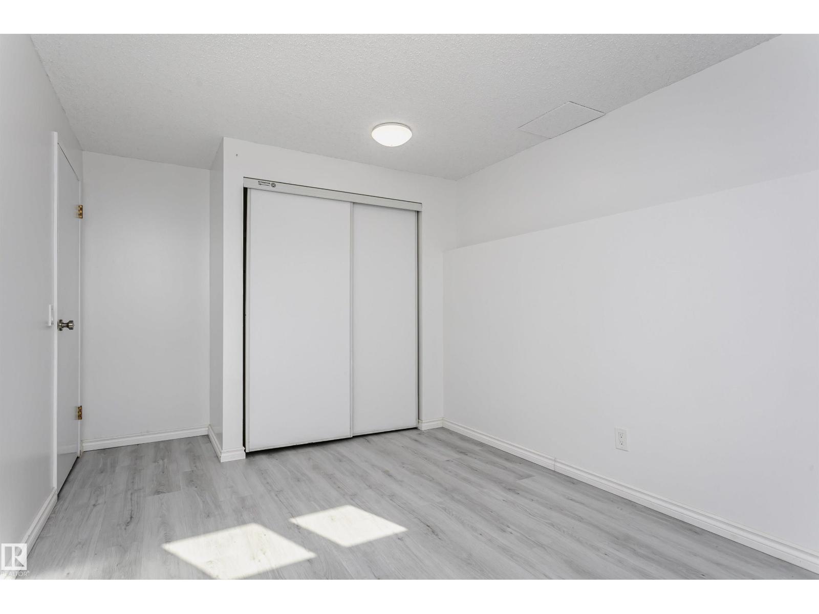 7204 92b Av Nw Property Photo 38