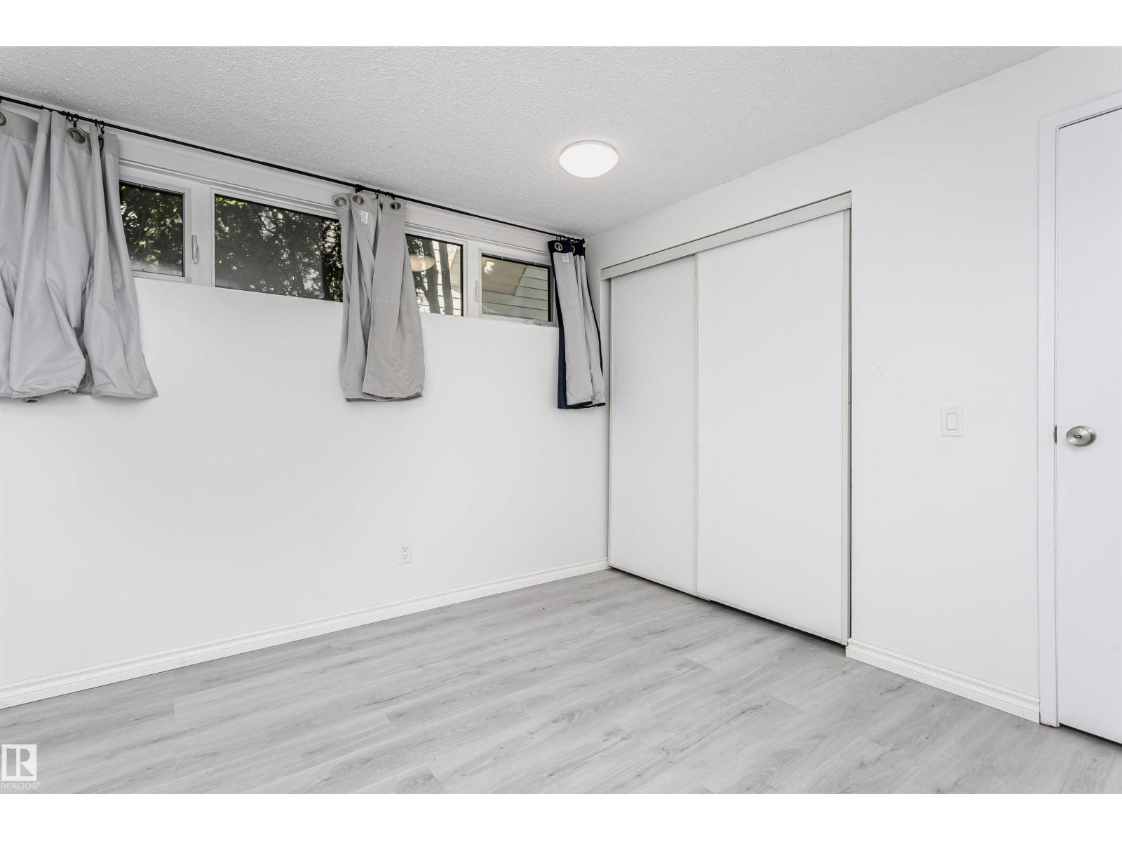 7204 92b Av Nw Property Photo 41