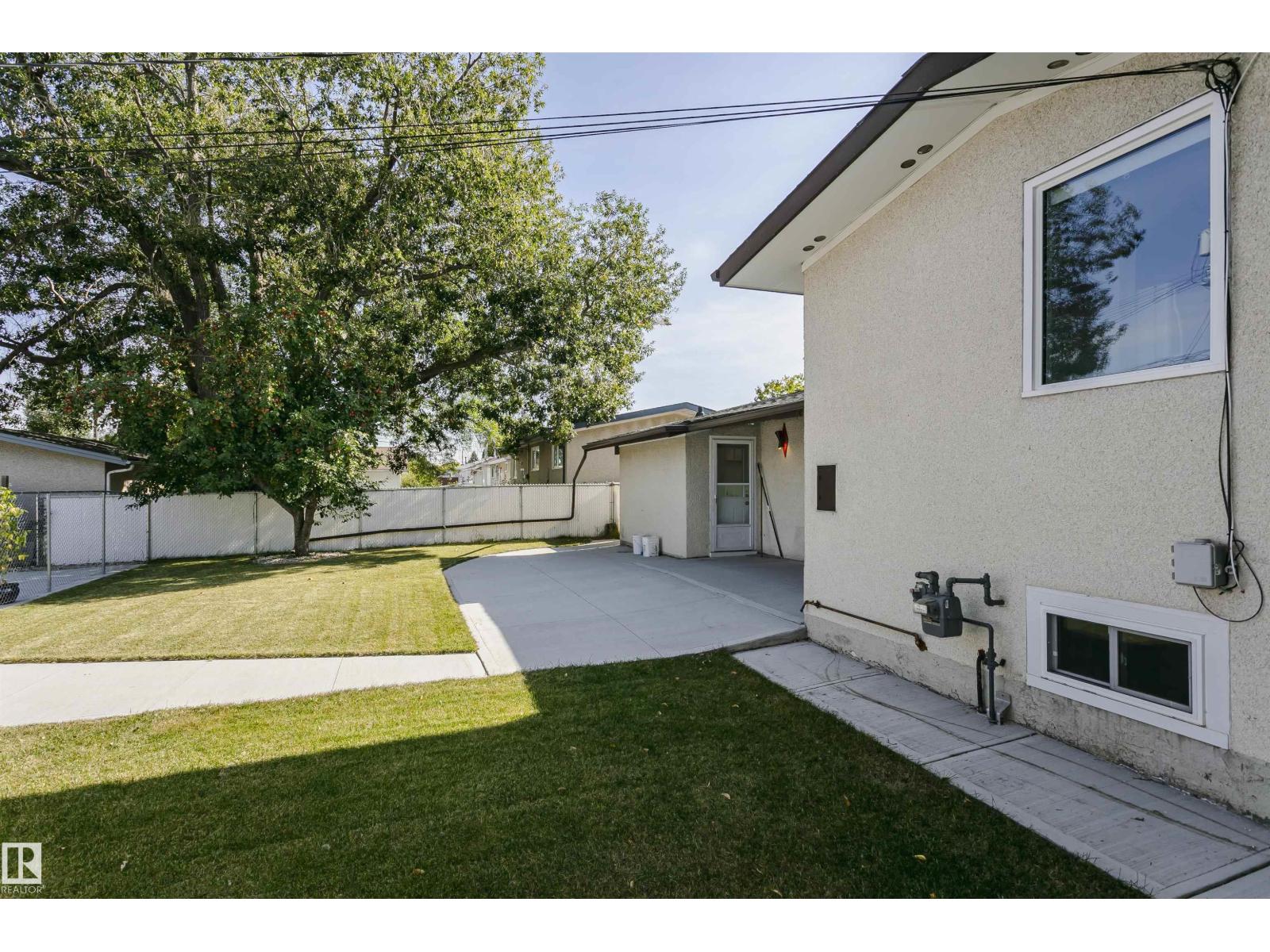 7204 92b Av Nw Property Photo 52