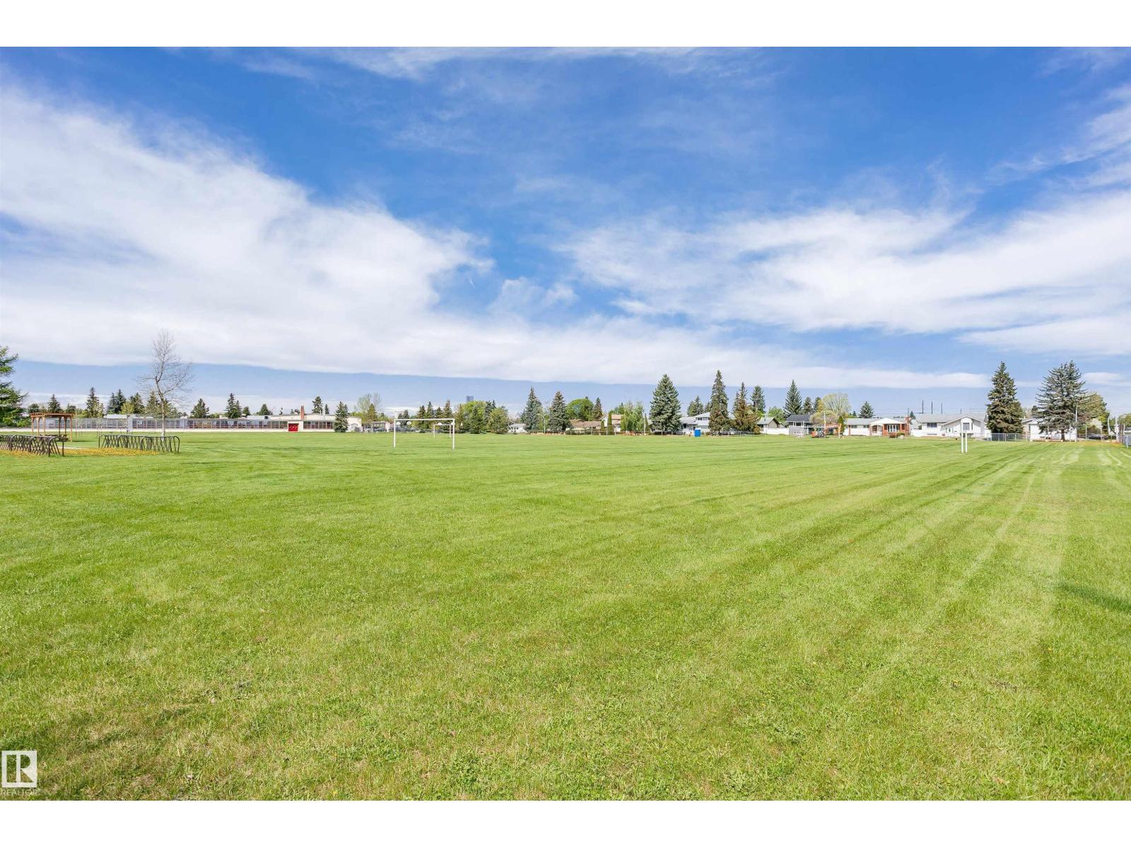 7204 92b Av Nw Property Photo 57
