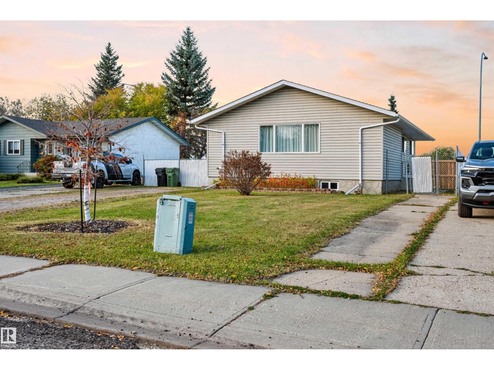 4504 43b Av Property Photo 1