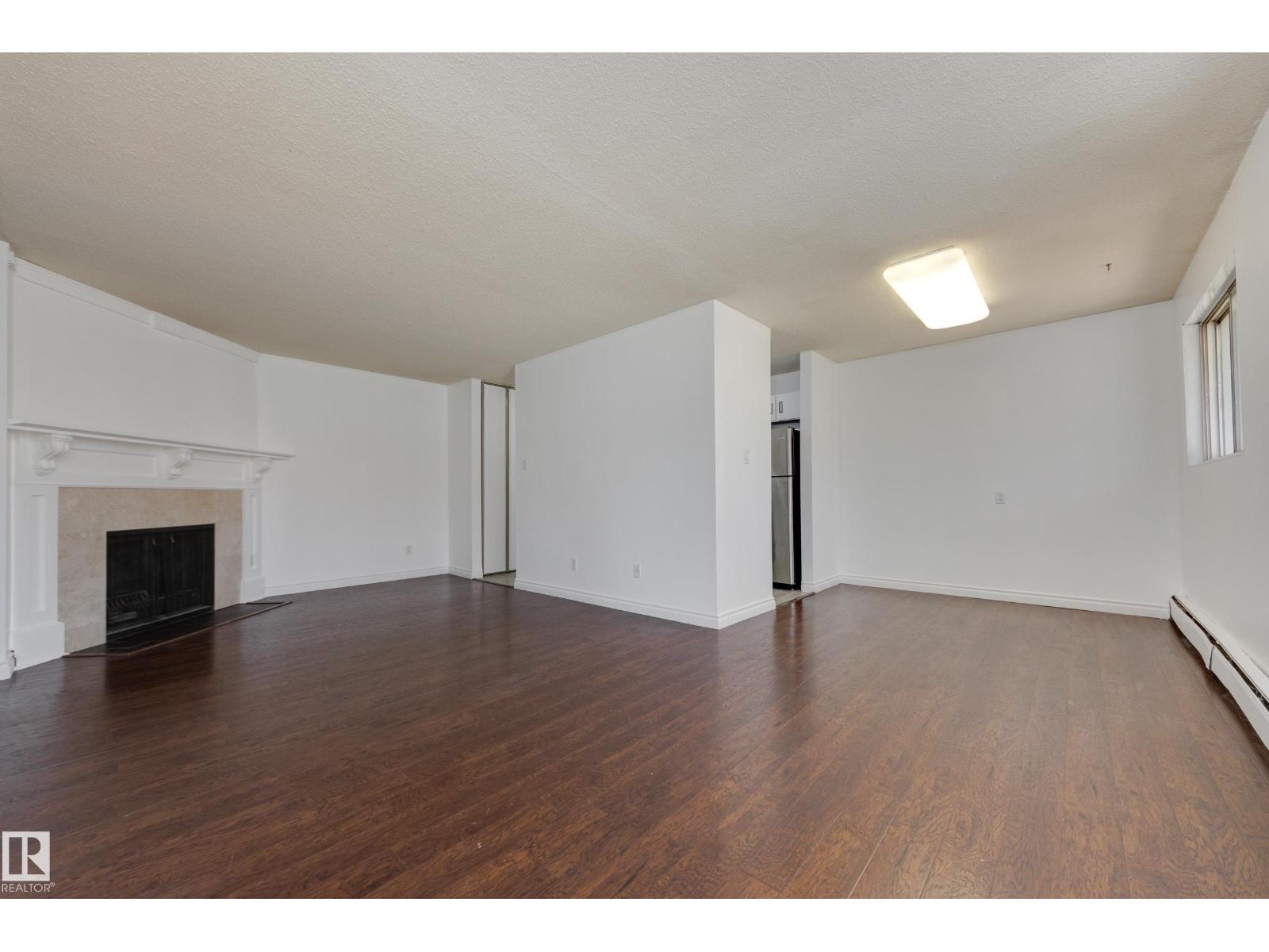 #4 10836 116 St Nw Property Photo 6