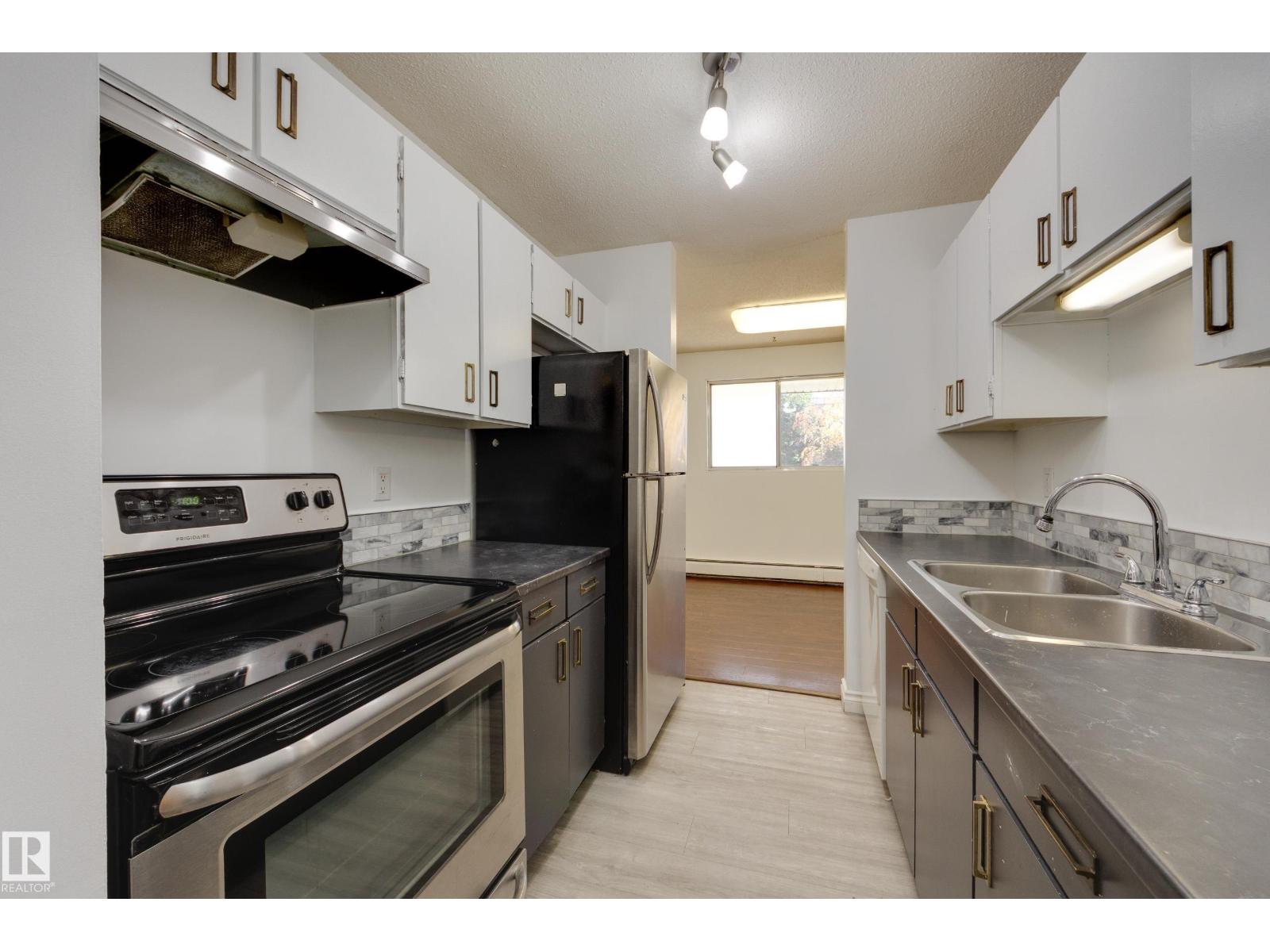 #4 10836 116 St Nw Property Photo 15