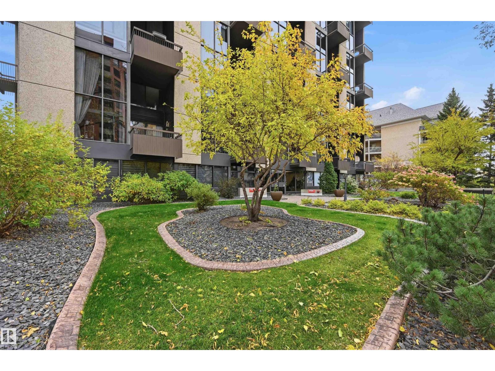 #407 10045 118 St Nw Property Photo 3