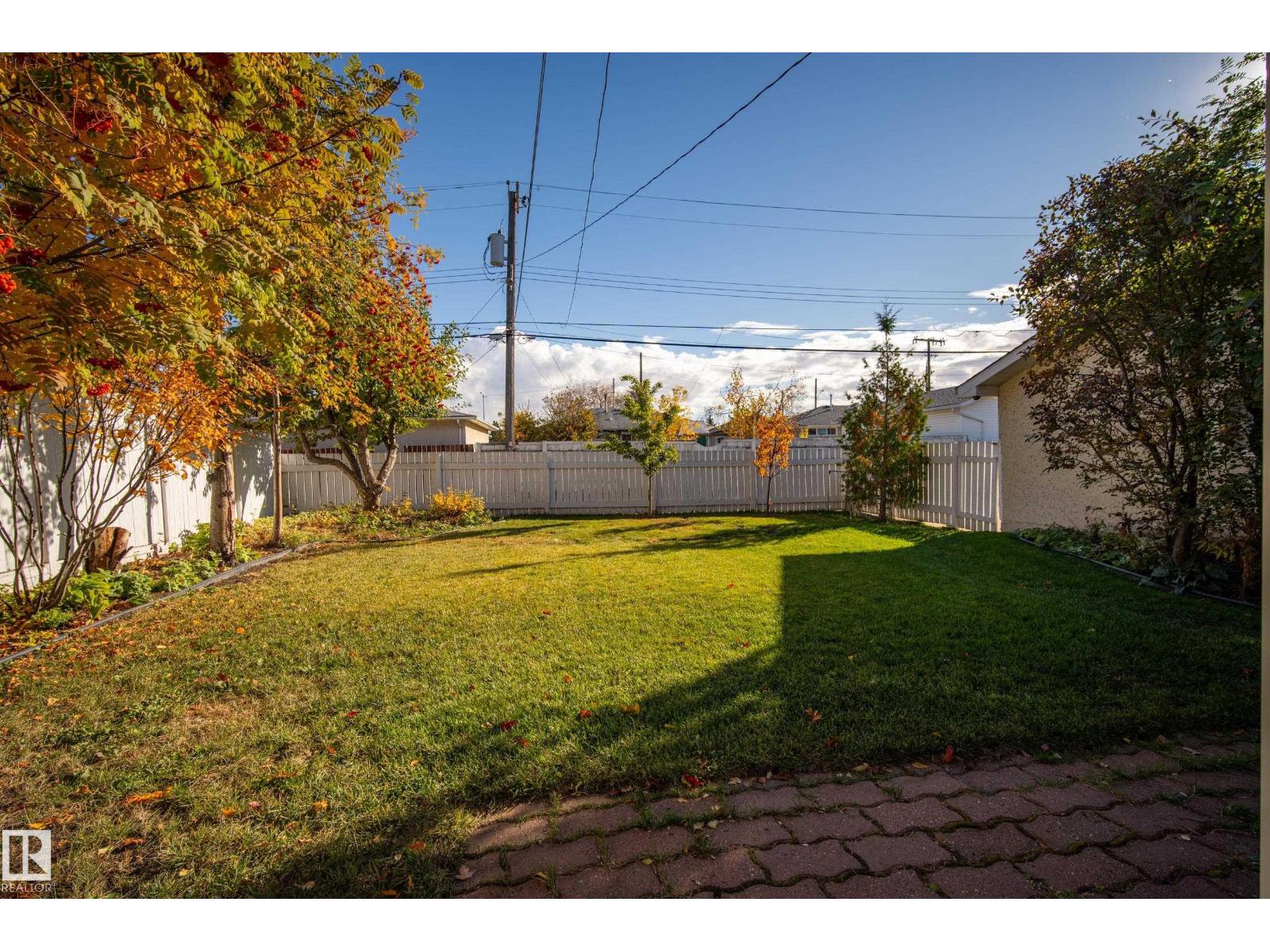 9011 157 St Nw Property Photo 5