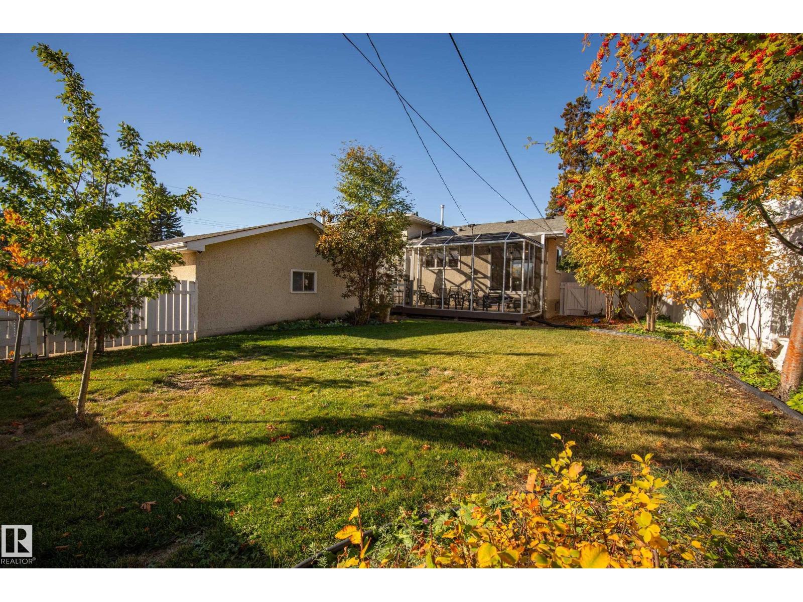 9011 157 St Nw Property Photo 6