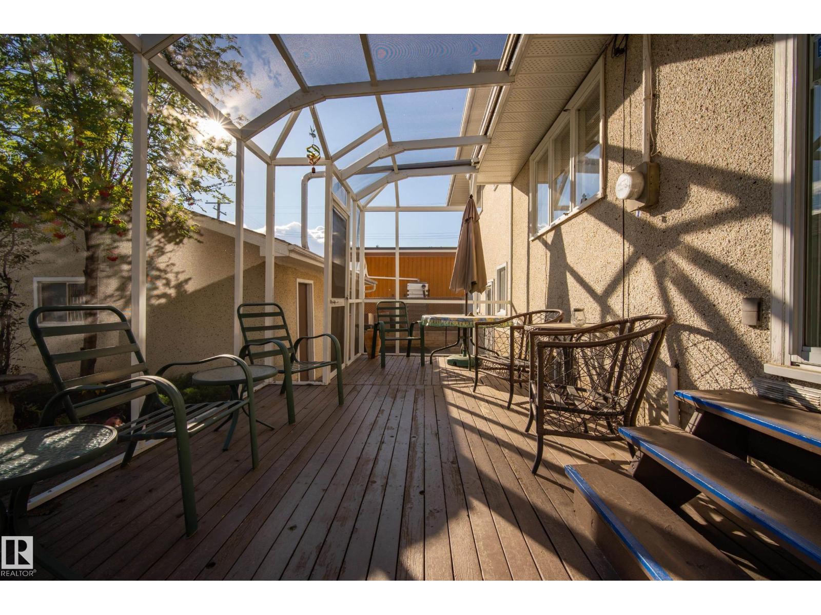 9011 157 St Nw Property Photo 9