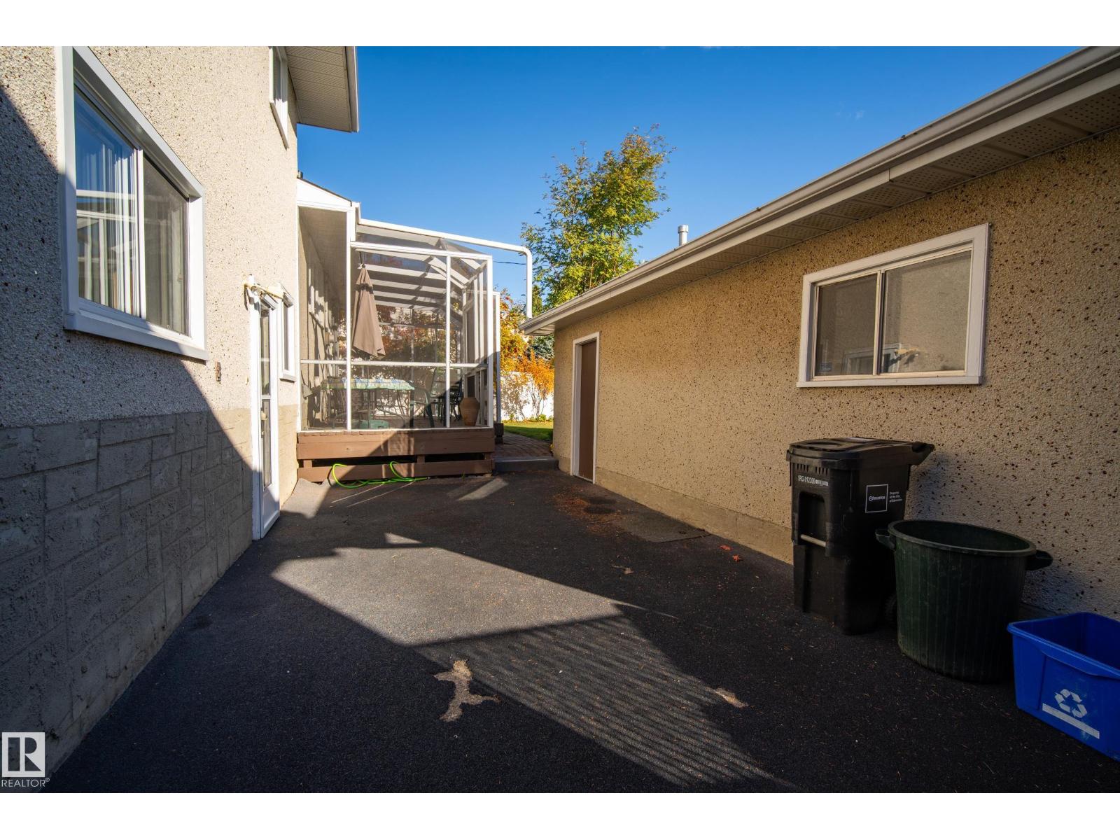 9011 157 St Nw Property Photo 10