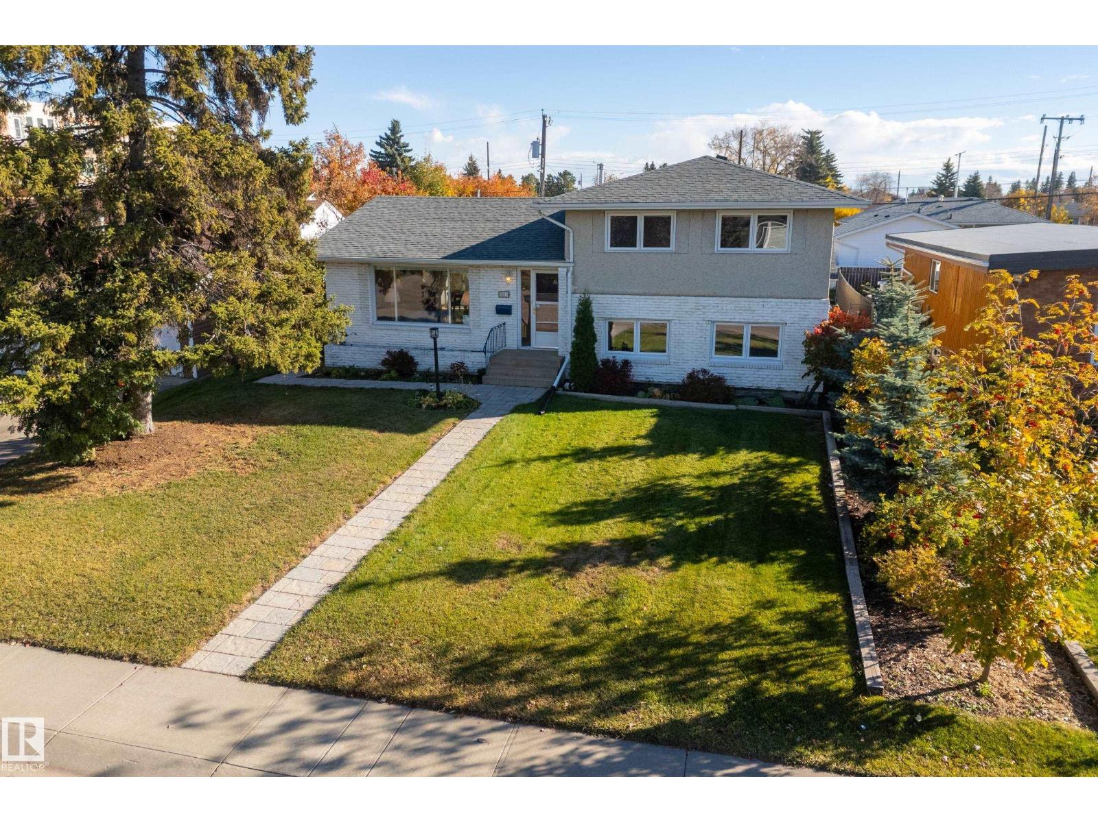 9011 157 St Nw Property Photo 12
