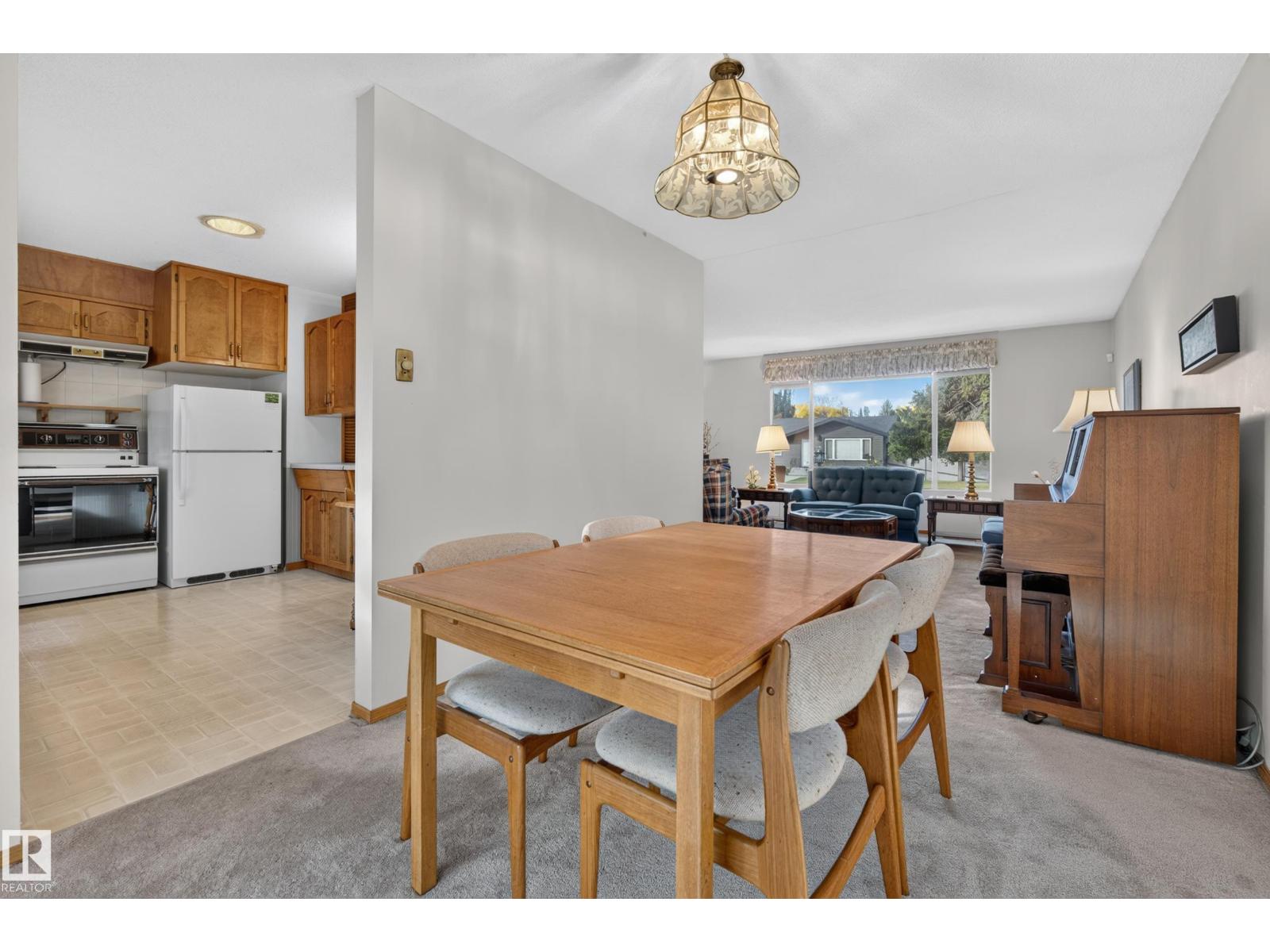 9011 157 St Nw Property Photo 23